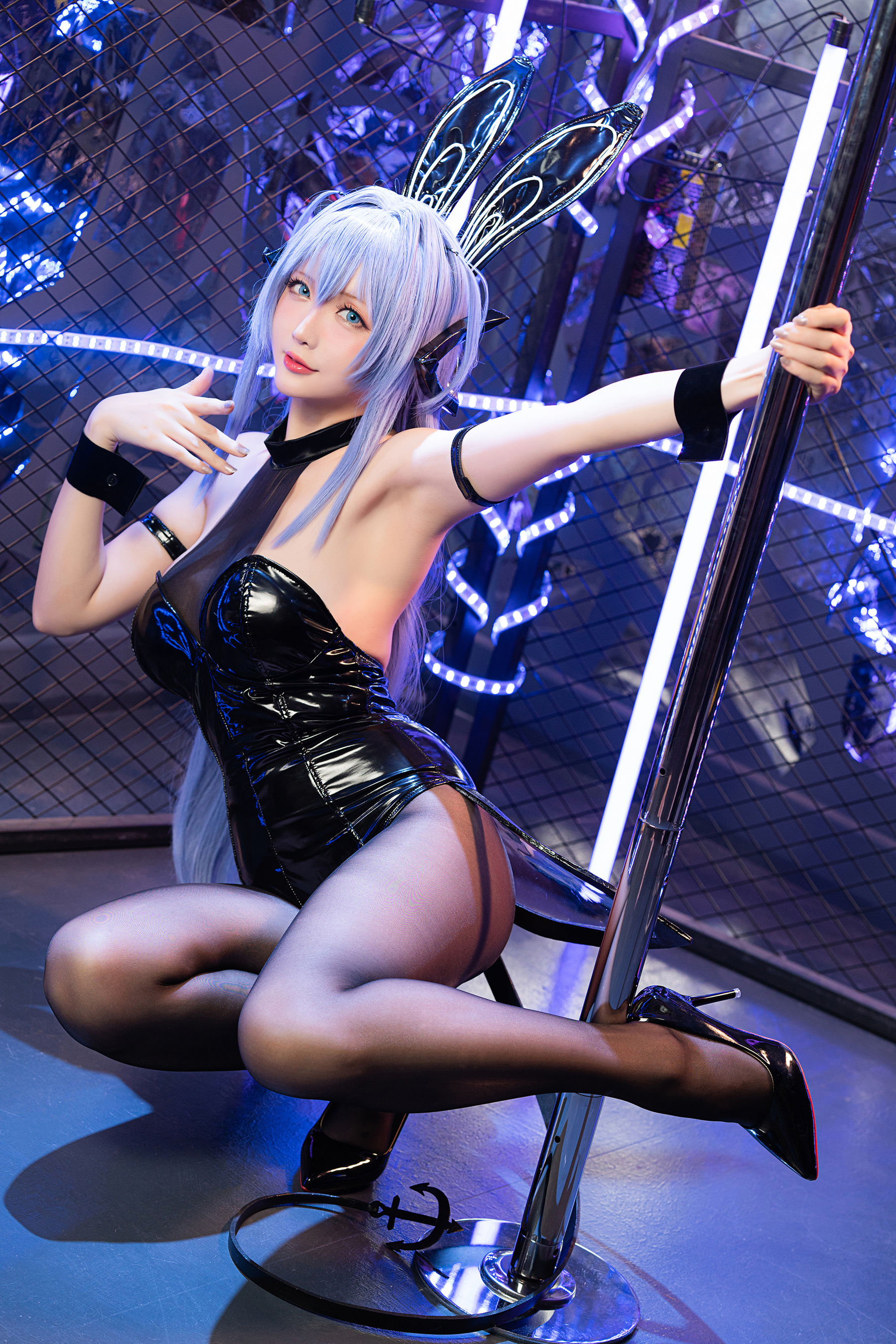 Coser小姐姐星之迟迟 – 纯白と漆黑《花园》 [31P]-妍画集