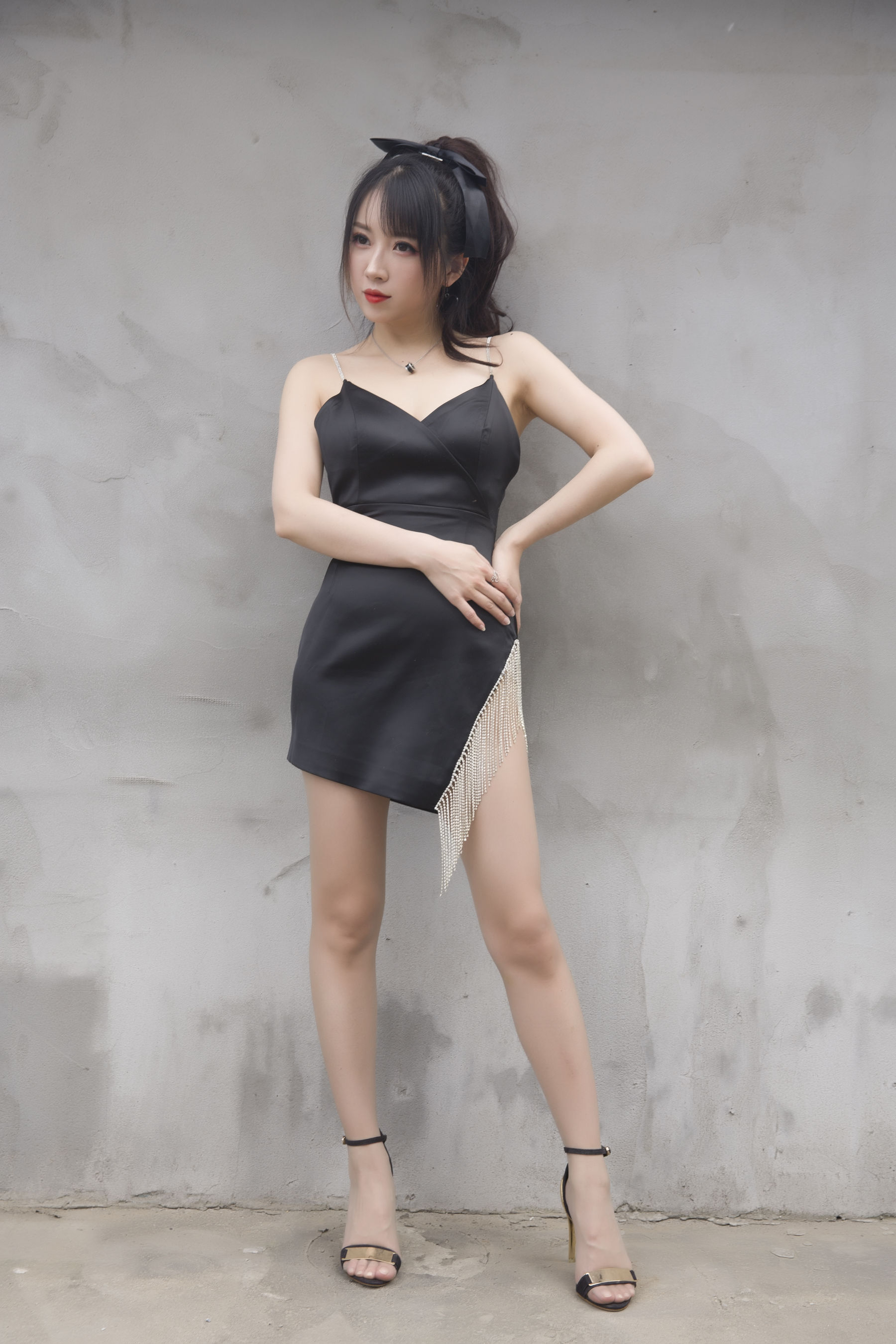 斗鱼主播小女巫露娜 – 黑色流苏 [32P]-妍画集