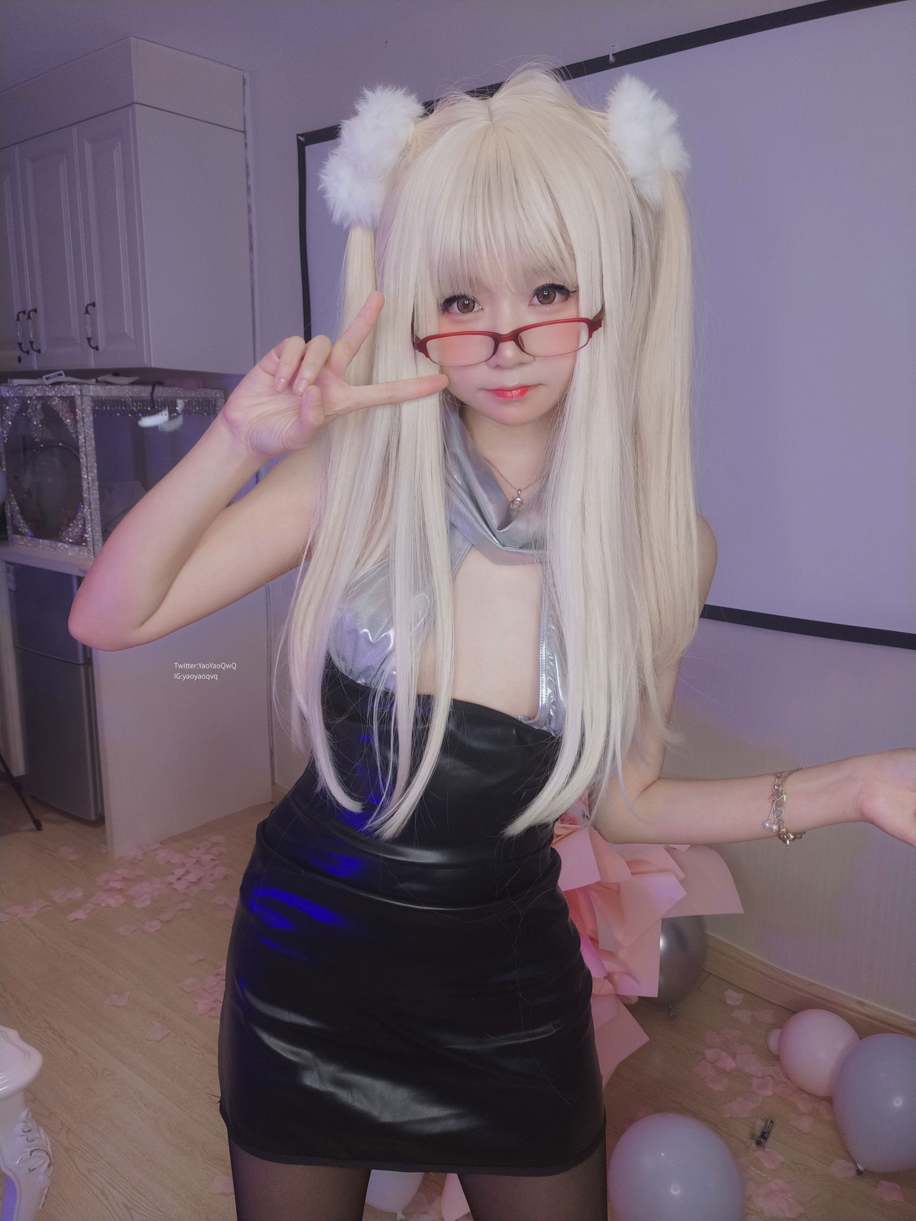 萌妹子Coser摇摇乐yoyo – 黑色长筒袜 [115P]-妍画集