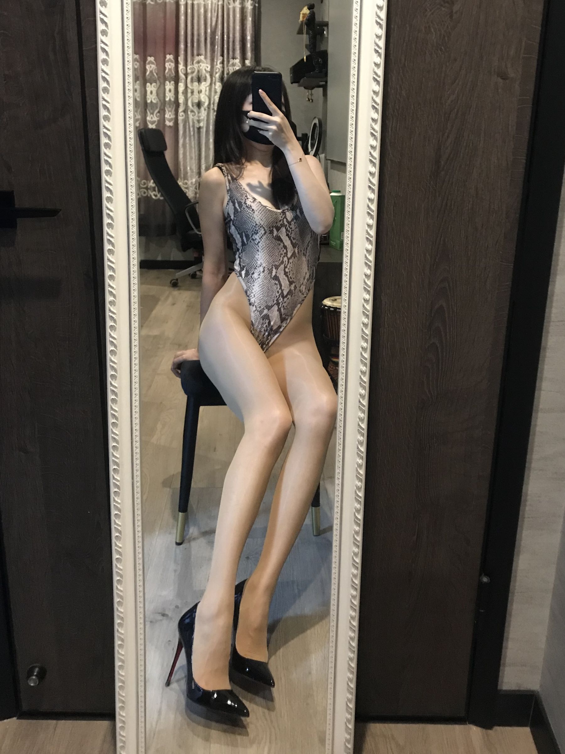 丝足博主麋鹿_Monroe 2020.06.20 丝享 [29P]-妍画集