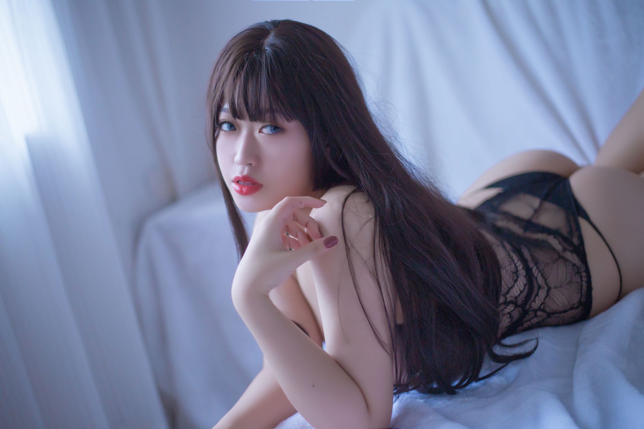 动漫博主维他奶泽 – 黑蕾丝 [25P]-妍画集