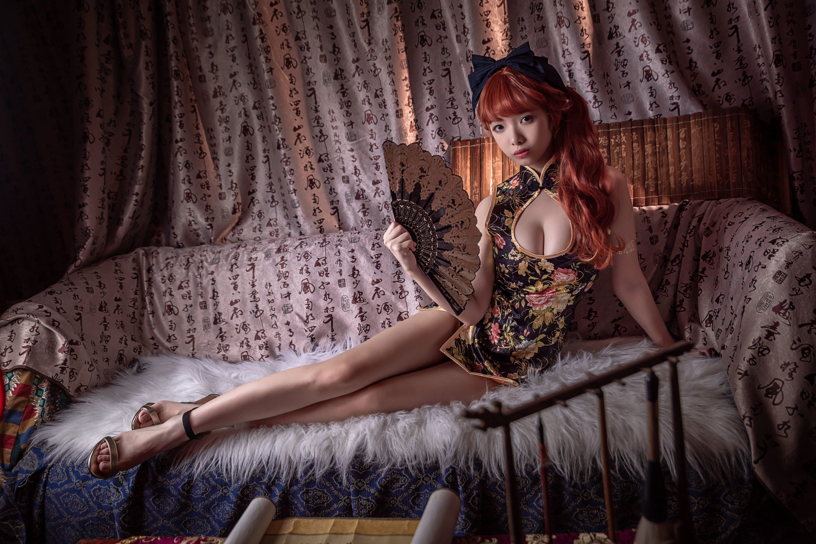 [萝莉COS] 雯妹 – 低胸裸足 [15P]-妍画集