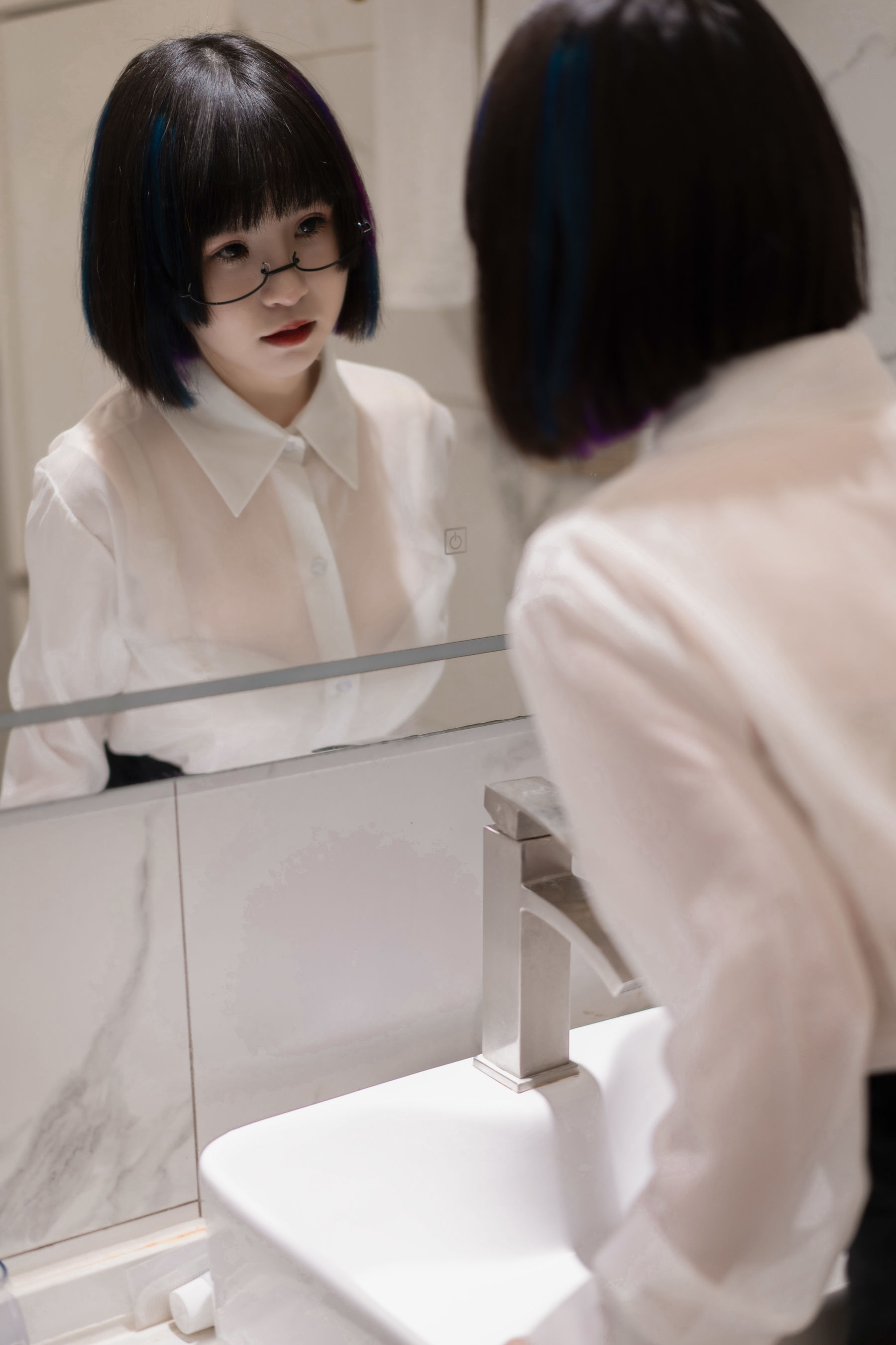 美少女晕崽 – 迷情小秘 [36P]-妍画集