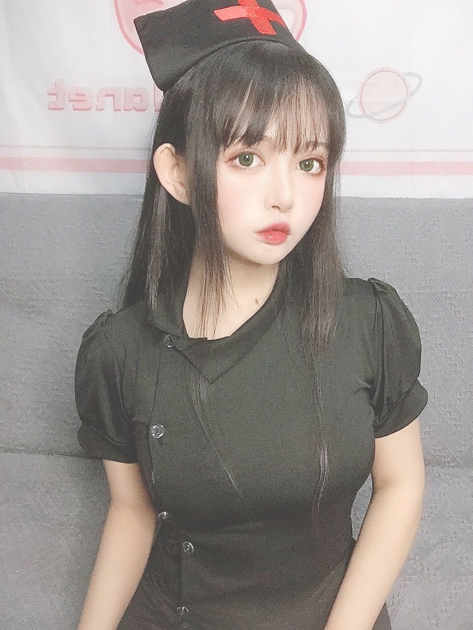 大眼萌妹黑猫猫OvO – 护士喵 [19P]-妍画集