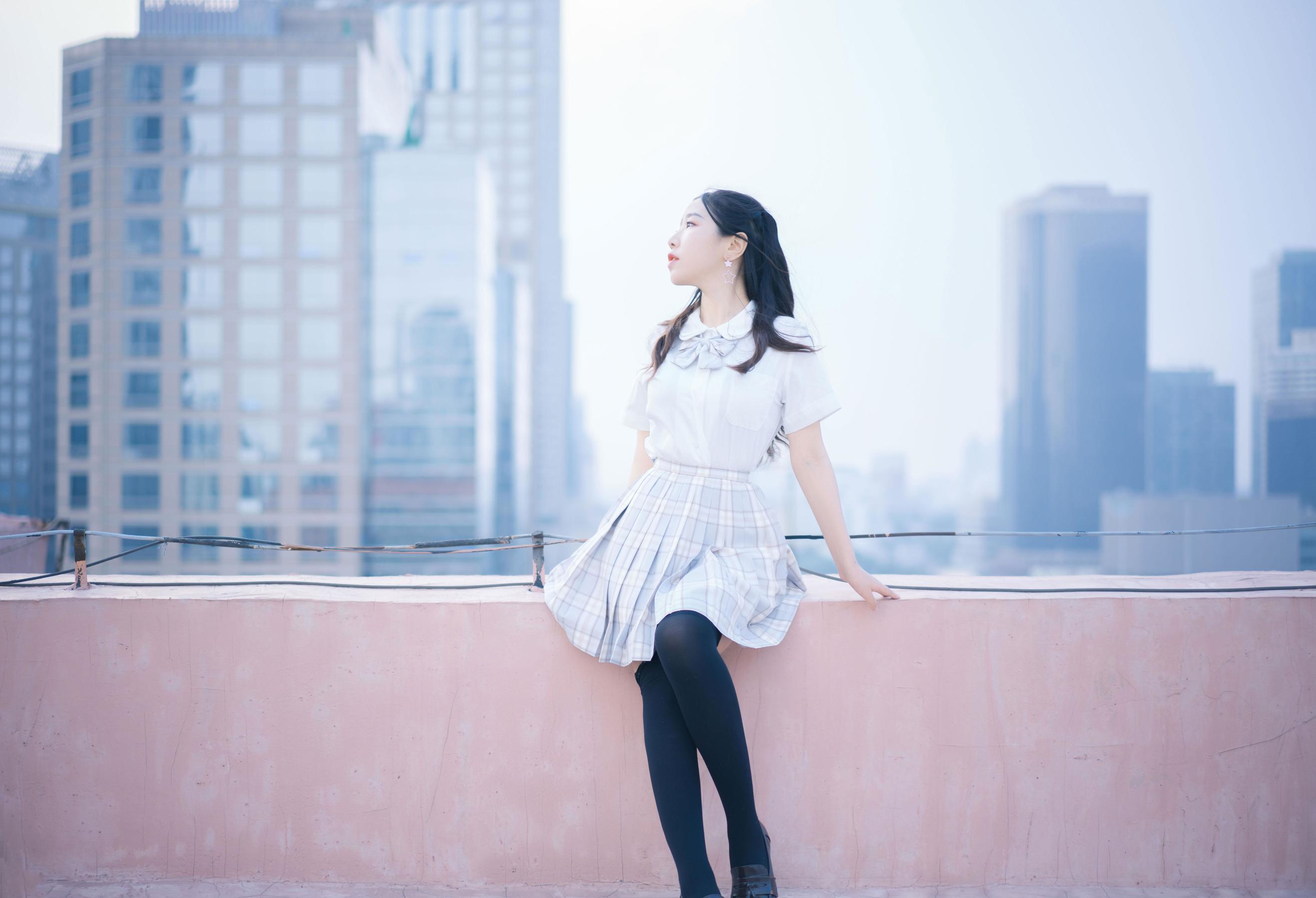 动漫博主穆零Mu0 – 天台jk [21P]-妍画集