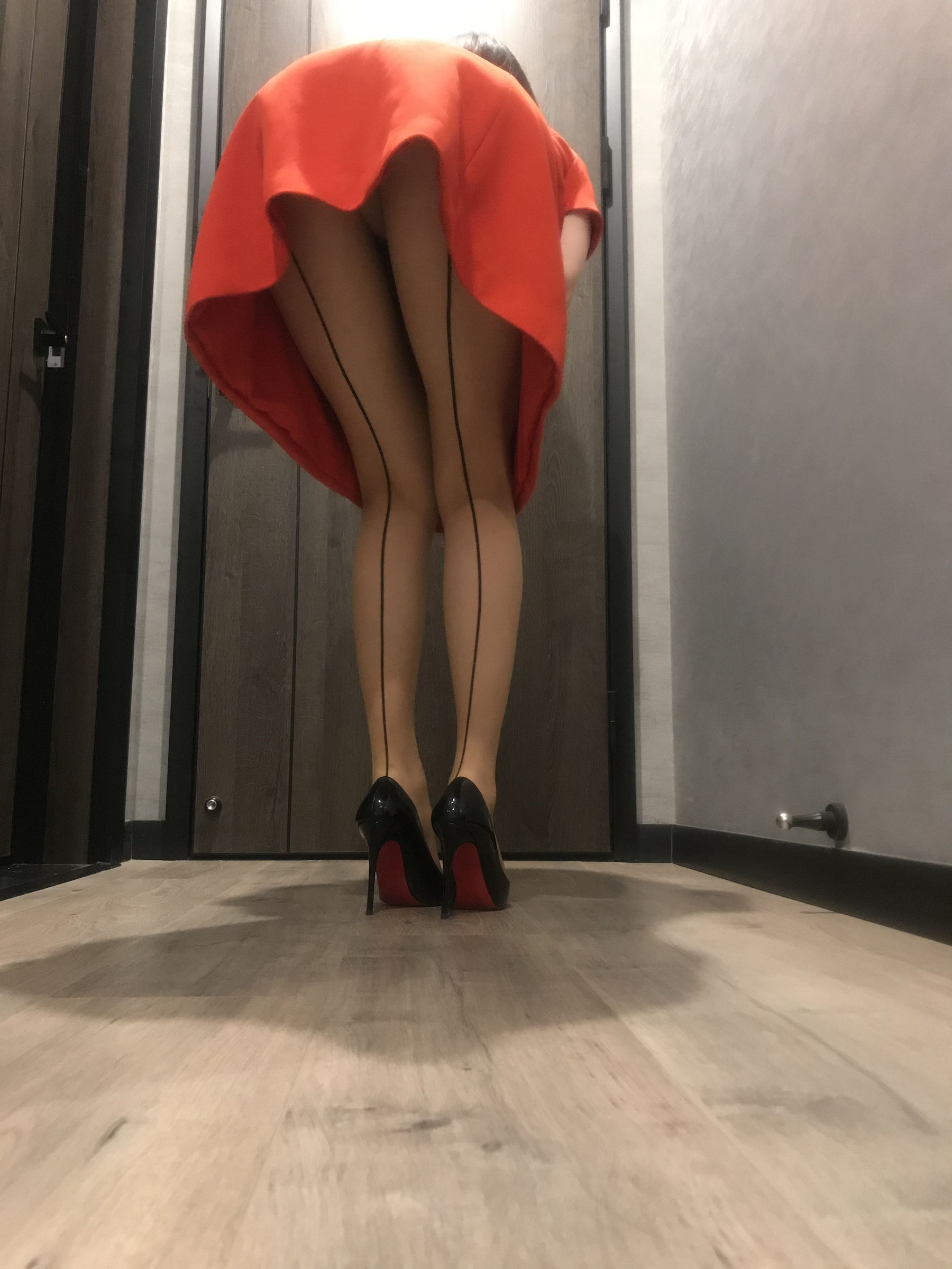 丝足博主麋鹿_Monroe 2020.07.02 情趣线条丝袜 [44P]-妍画集