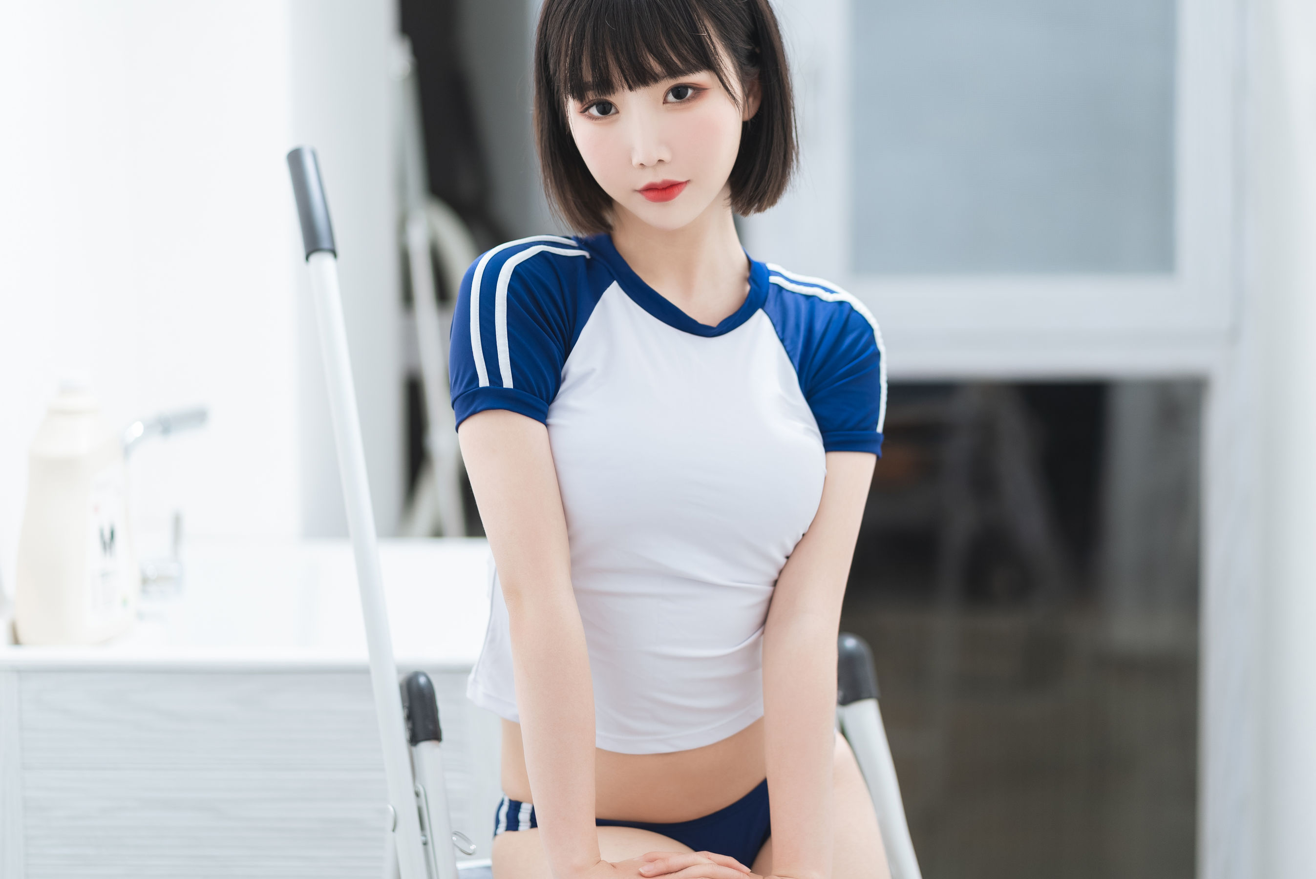 可爱人气Coser面饼仙儿 – 体操服 [24P]-妍画集