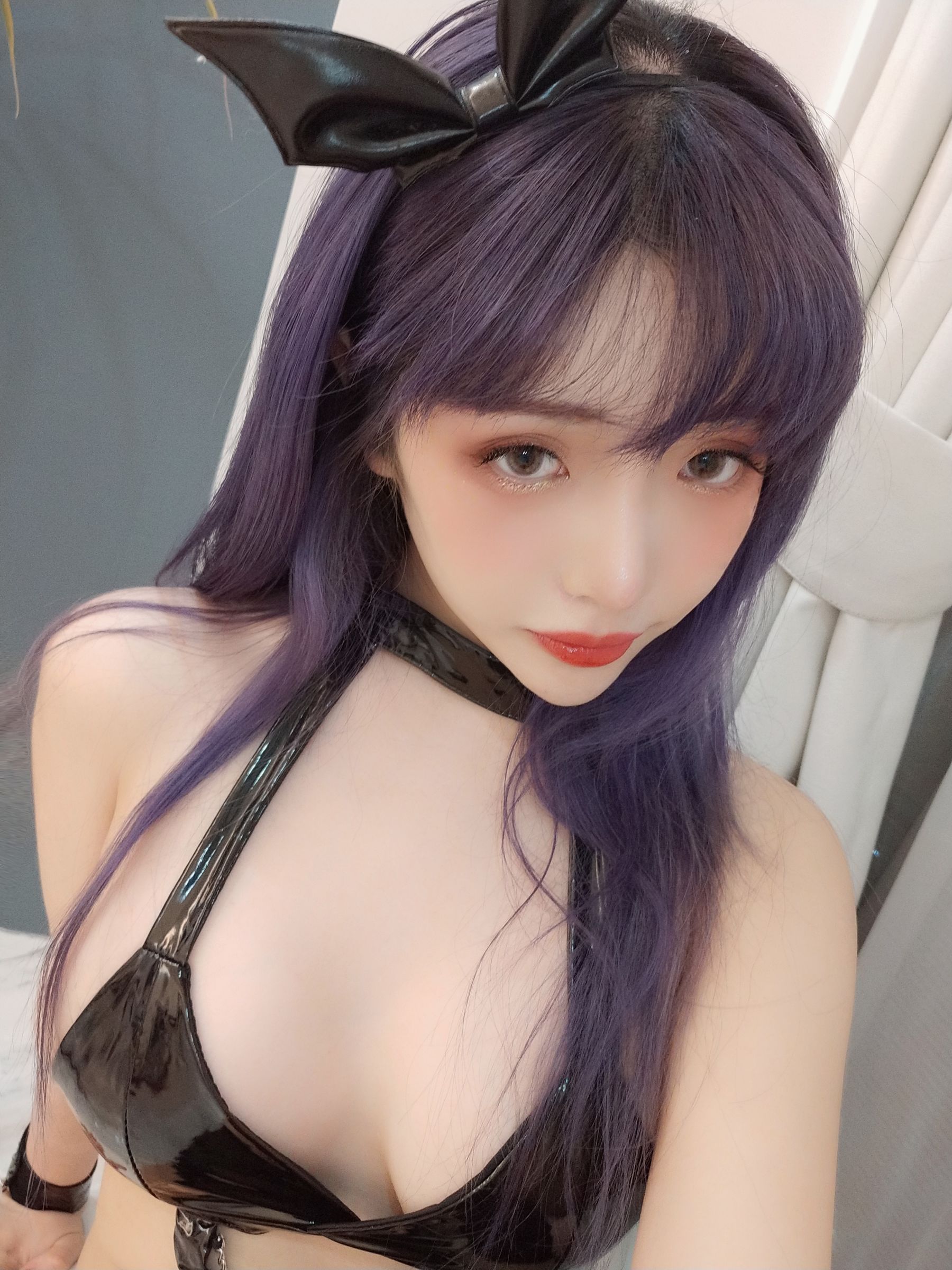 动漫博主雯妹 – 漆皮恶魔 [30P]-妍画集