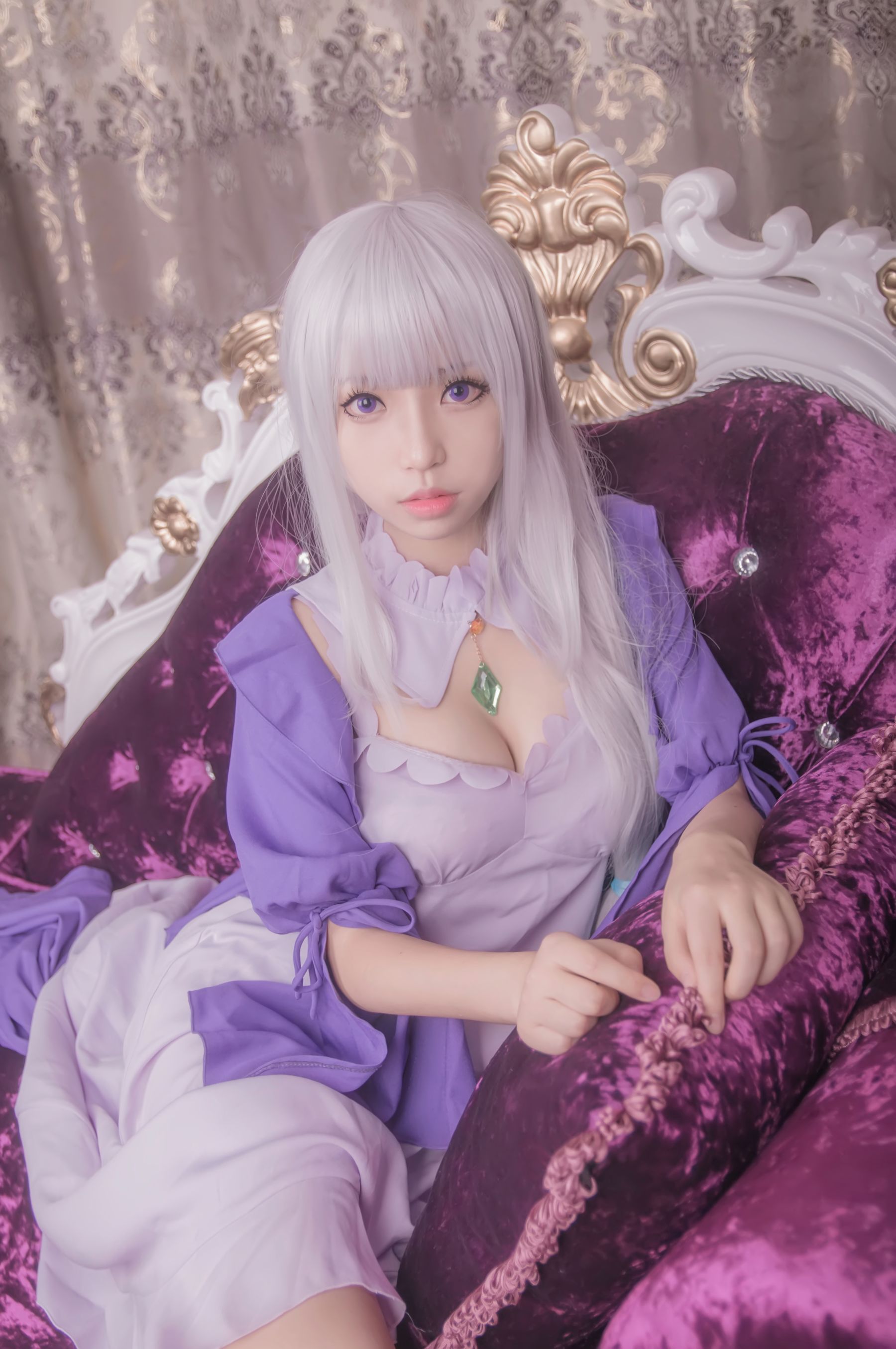 [Cosplay写真] 萌妹白易子教主 – RE从零开始的异世界生活 艾米莉娅 [10P]-妍画集