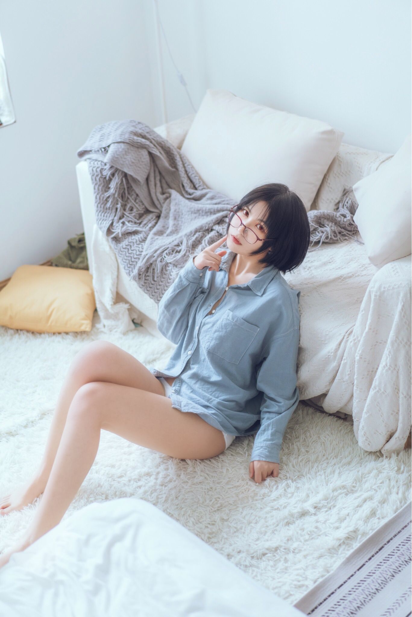 COSER美女逐月su 蓝色衬衫 [22P] 插图3