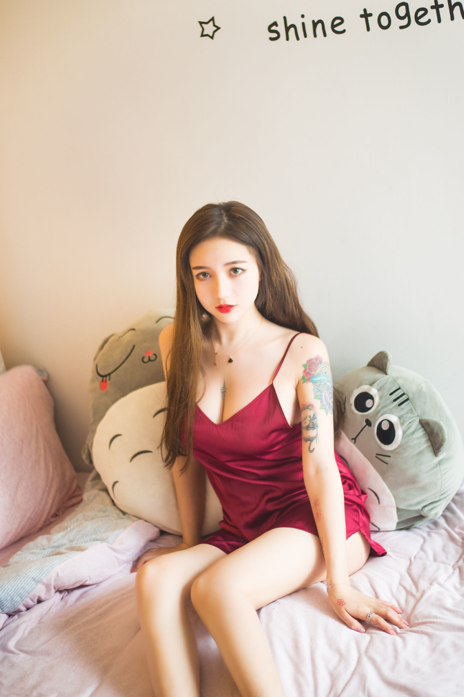 [萝莉COS] 洛丽塔大哥 – 吊带睡衣 [14P]-妍画集