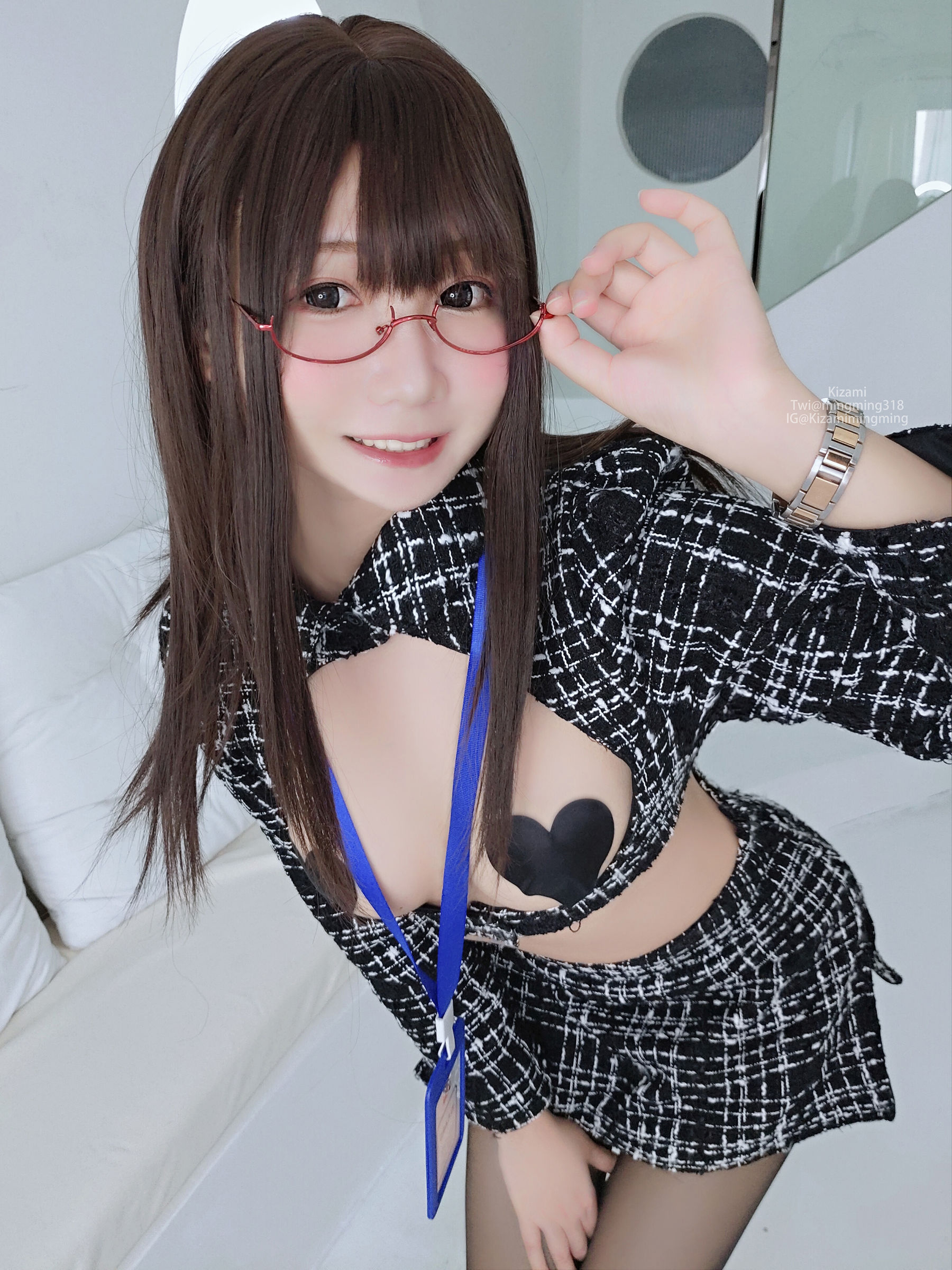 [銘銘Kizami] fantia 2021-12-15 新职员，请多关照 [19P]-妍画集