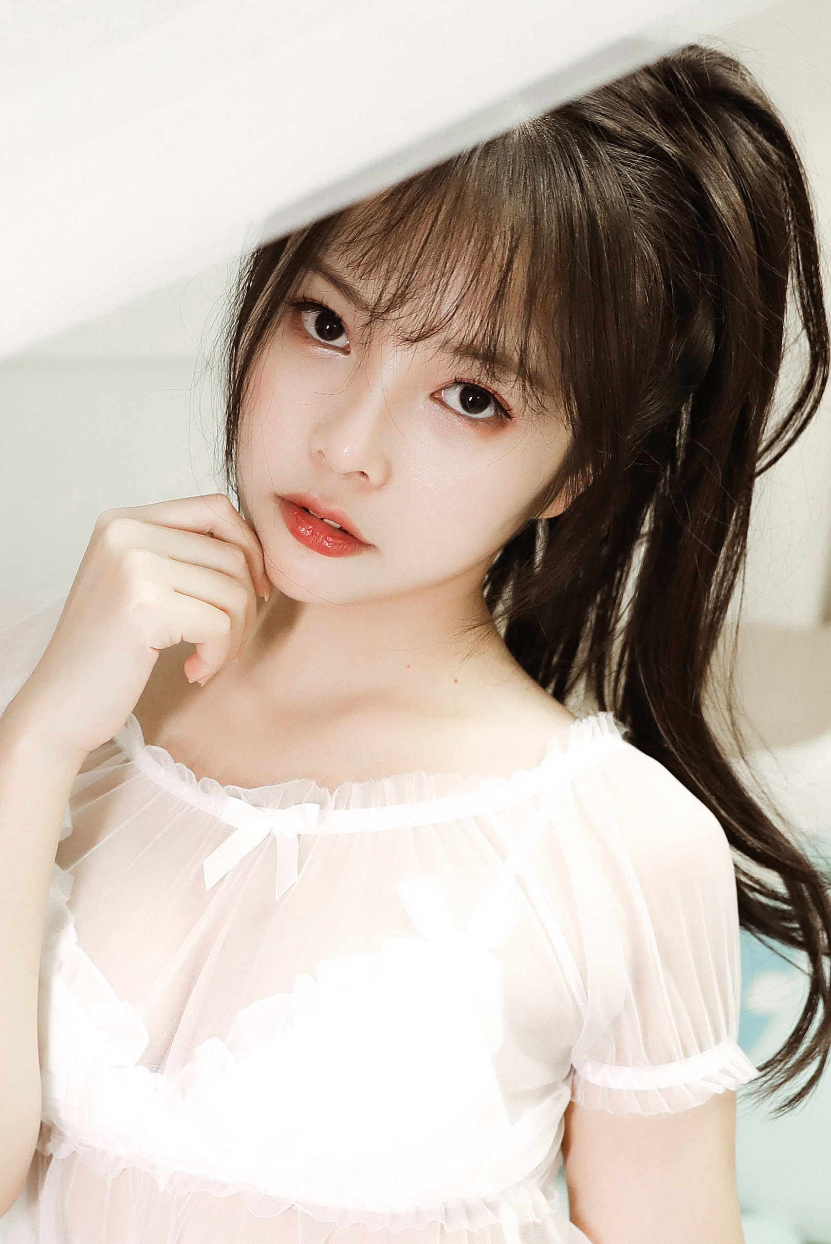 [Cosplay写真] 苏嫣嫣阿姨 – 白色猫耳头饰 [10P]-妍画集