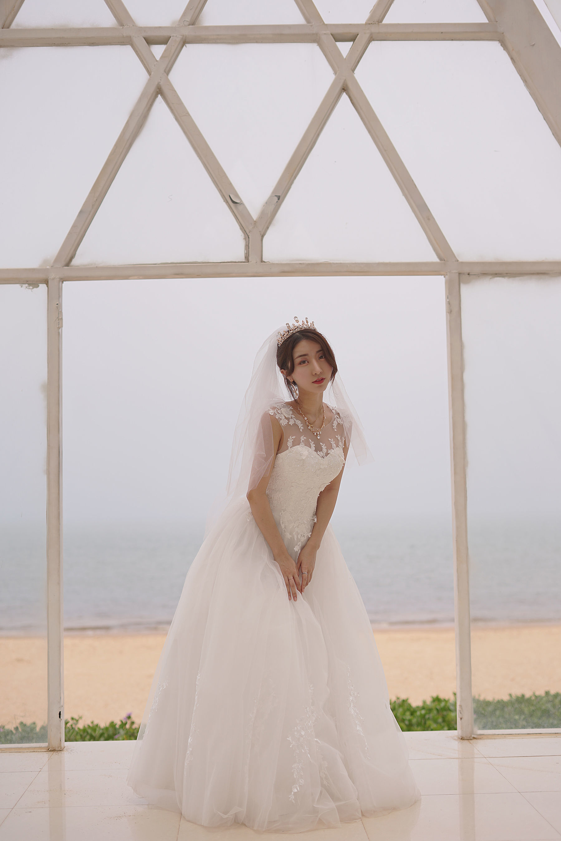 人气Coser黑川 – 海岛之旅 婚纱 [17P]-妍画集