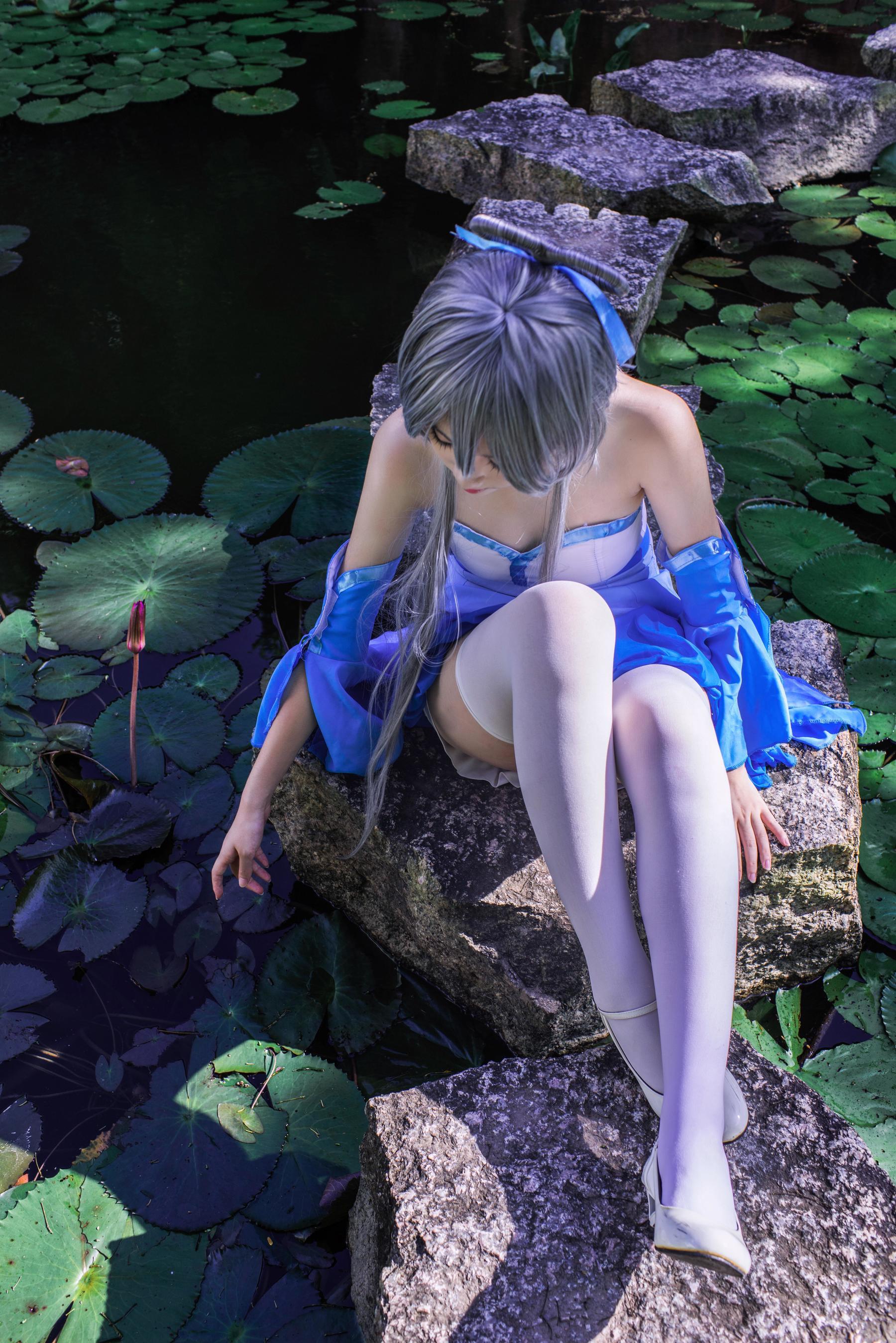 动漫博主南桃Momoko – 洛天依 [18P]-妍画集