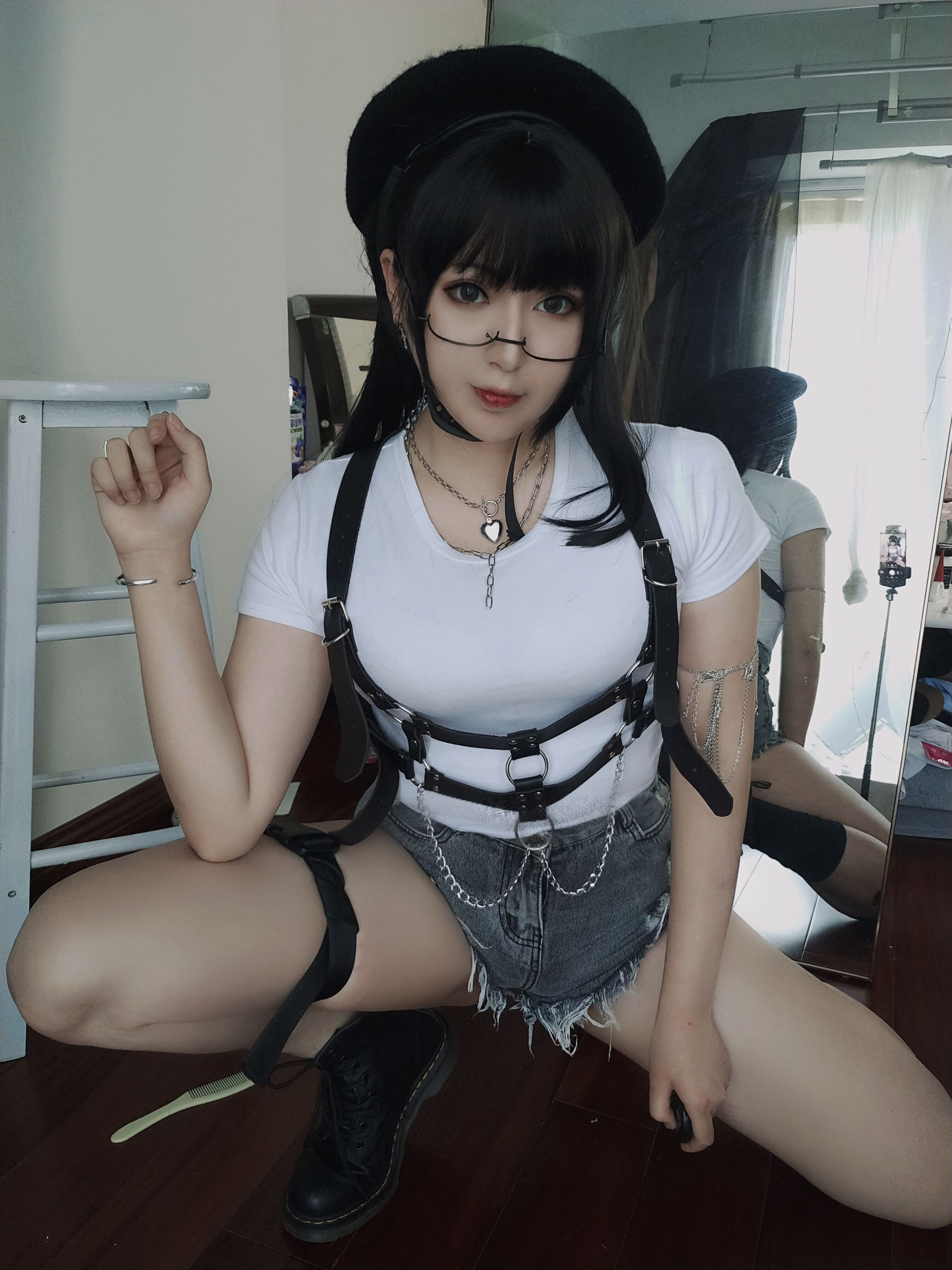 小容仔咕咕咕 – 白T [20P]-妍画集