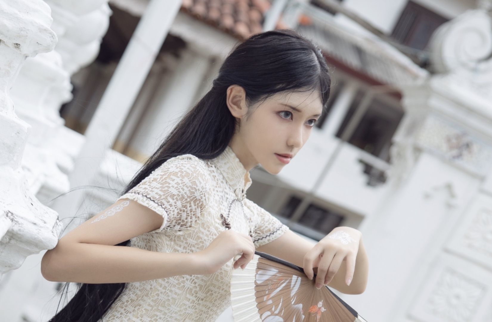 动漫博主南桃Momoko 街拍白旗袍 [11P] 插图9