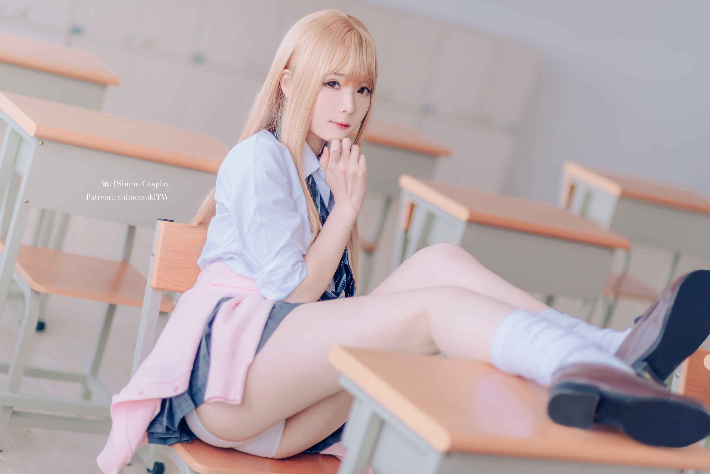 微博妹纸霜月shimo – 金发制服 [8P] 插图8