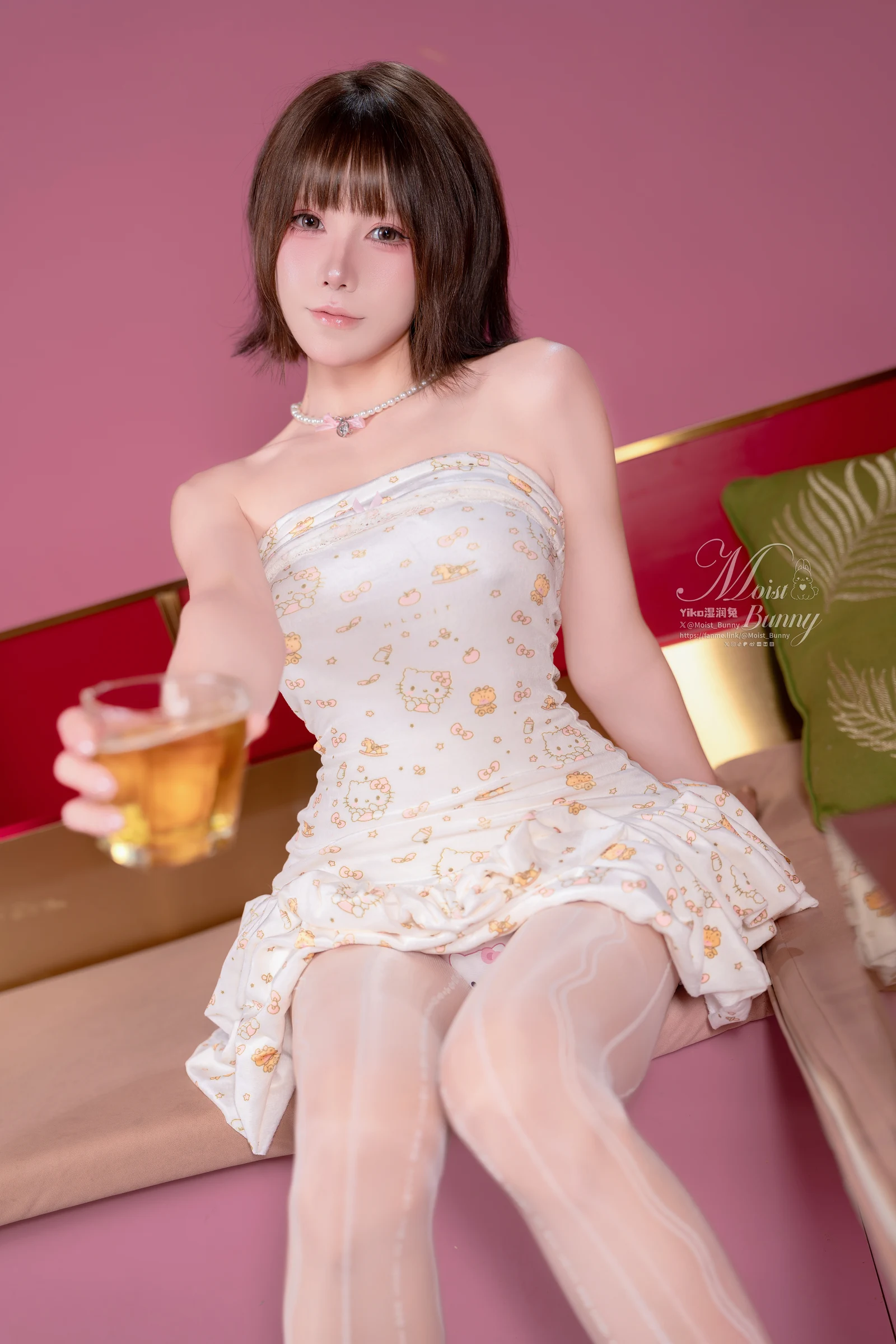 咬一口兔娘(黏黏团子兔) – 2025年11月作品『公主小妹』[95P]-妍画集