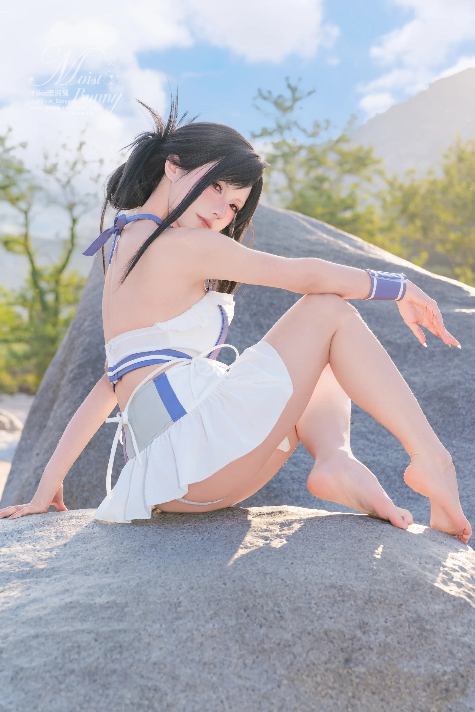 咬一口兔娘(黏黏团子兔) – 海边假日 蒂法 [80P]-妍画集