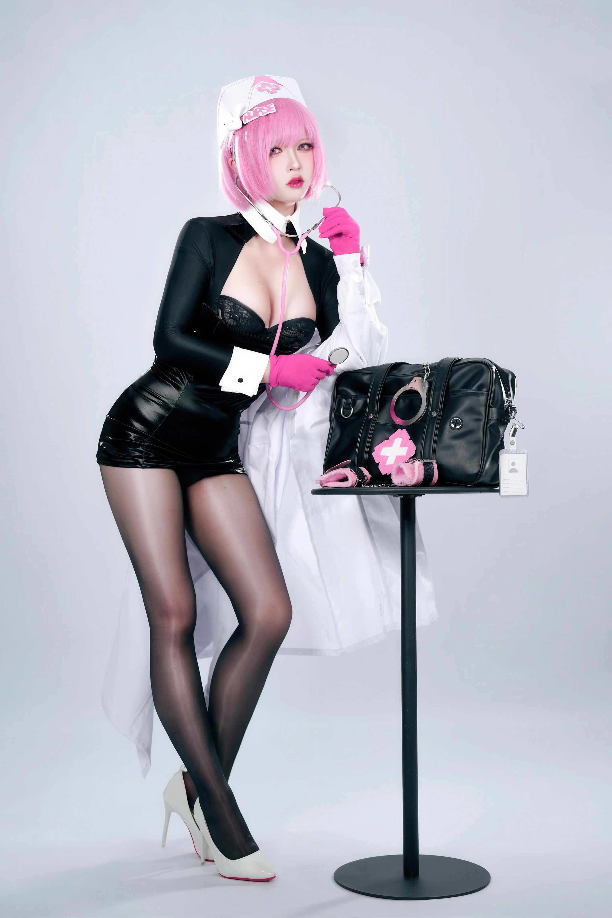 半半子 – 王医生 [56P] 插图3