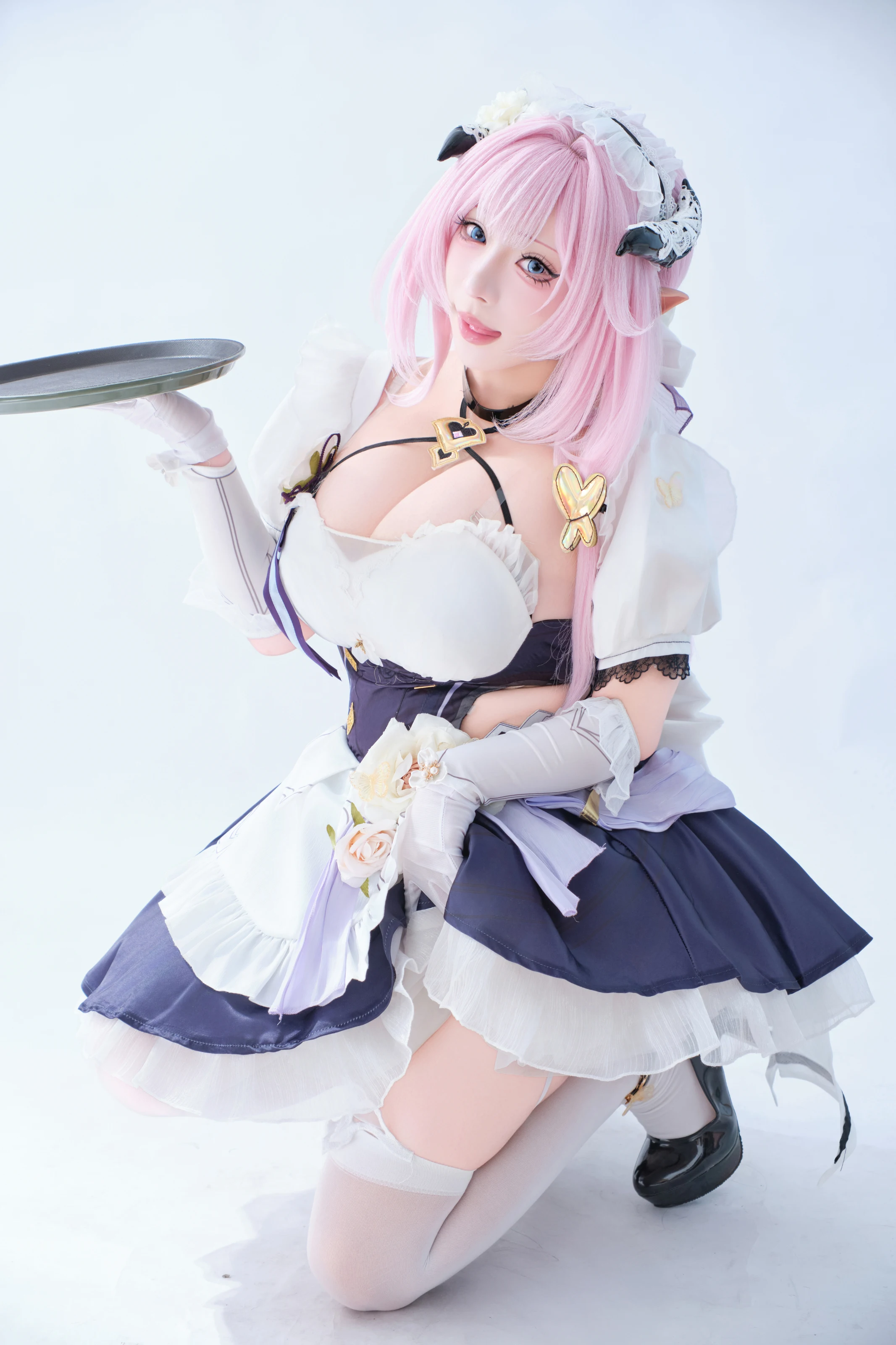 胡桃猫Kurumineko – 爱莉希雅女仆 [125P]-秀人网