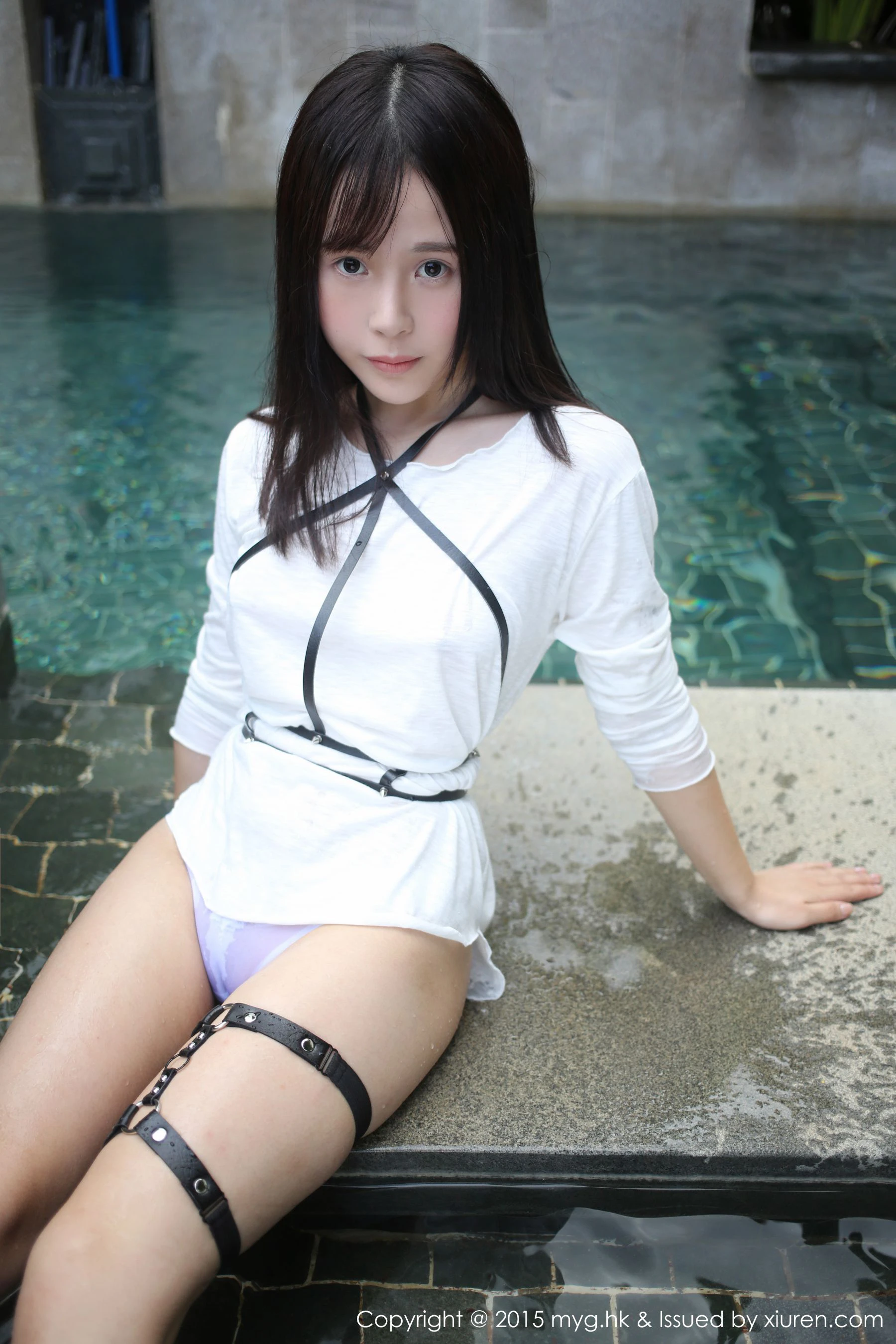 Evelyn艾莉《黑丝吊袜+泳池湿身》 美媛馆 Vol.170 插图10