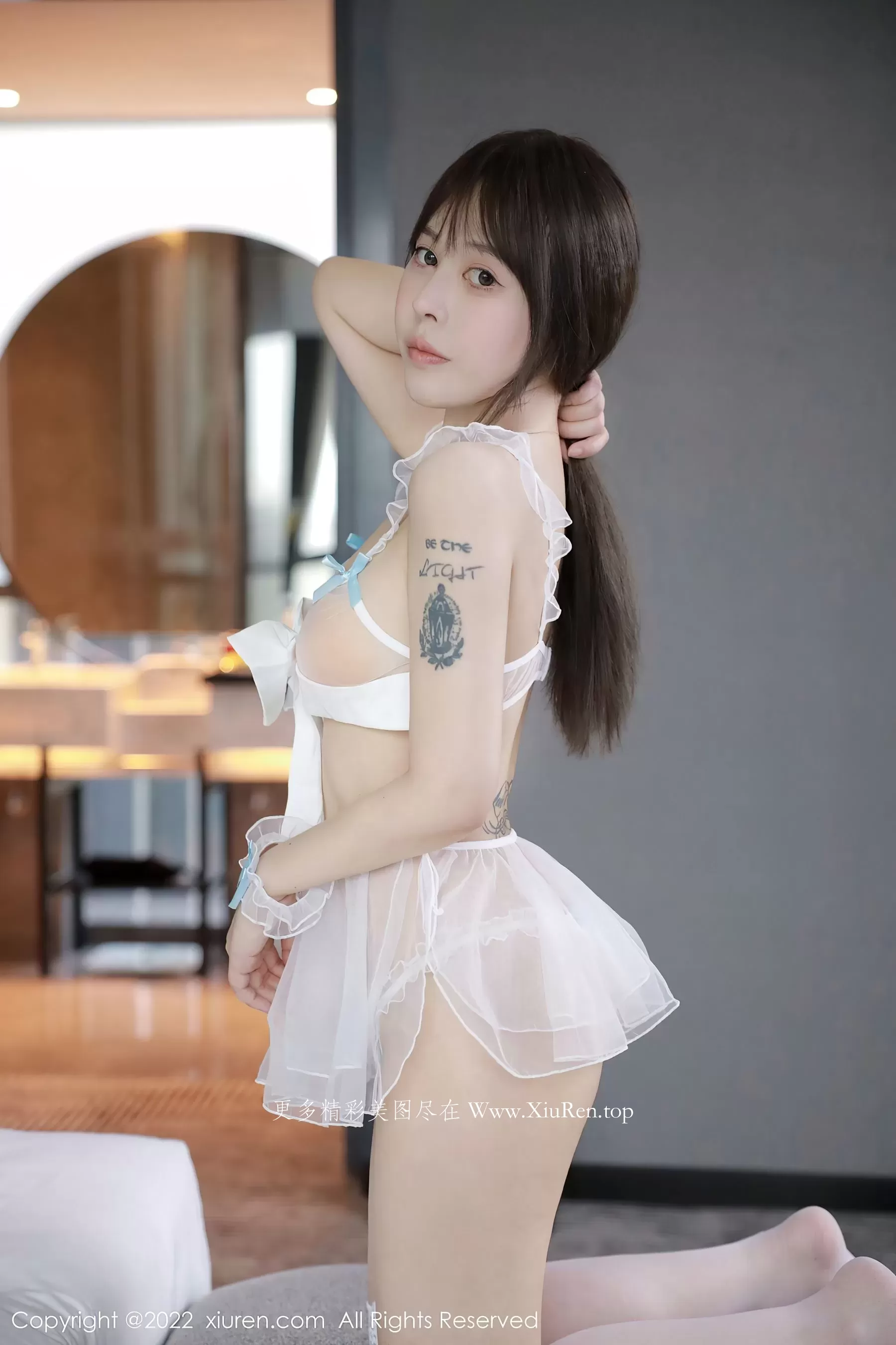 秀人网 No.5926 Evelyn艾莉 丝袜美臀 2023-11-28 20:52:02 - 妍画集-妍画集