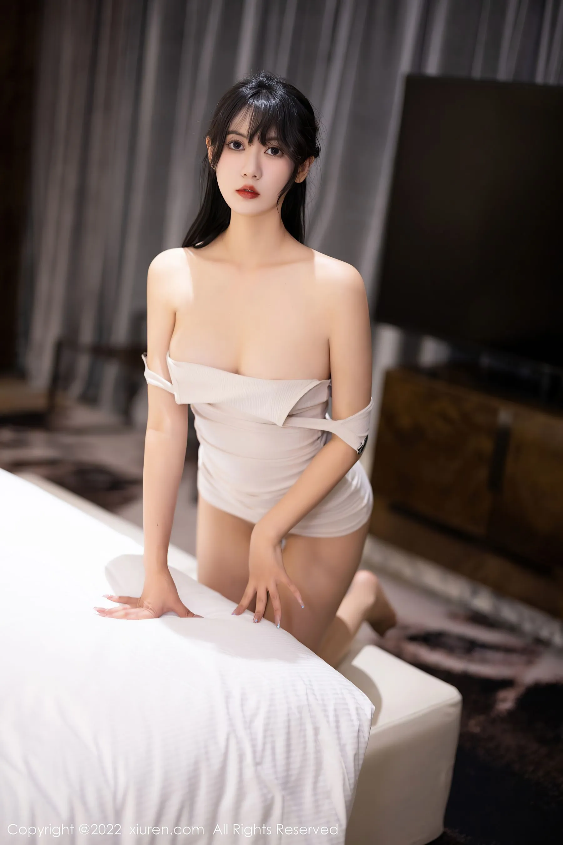 秀人网 No.6043 林子遥 丝袜美腿 2023-12-10 17:52:02 - 妍画集-妍画集