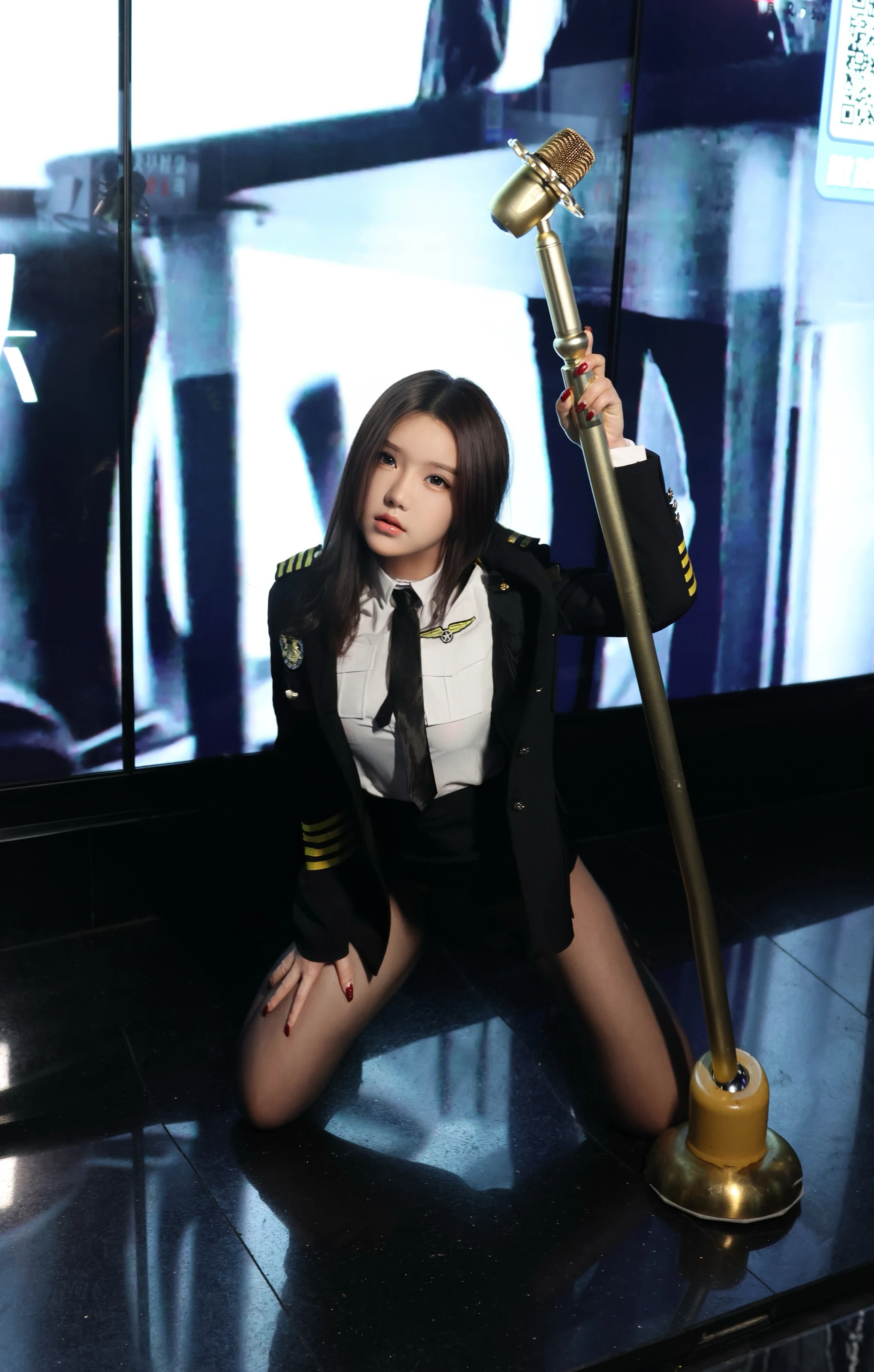 XiuRen 内购版 小薯条nienie 迷情KTV场景主题写真 [101P] 插图3