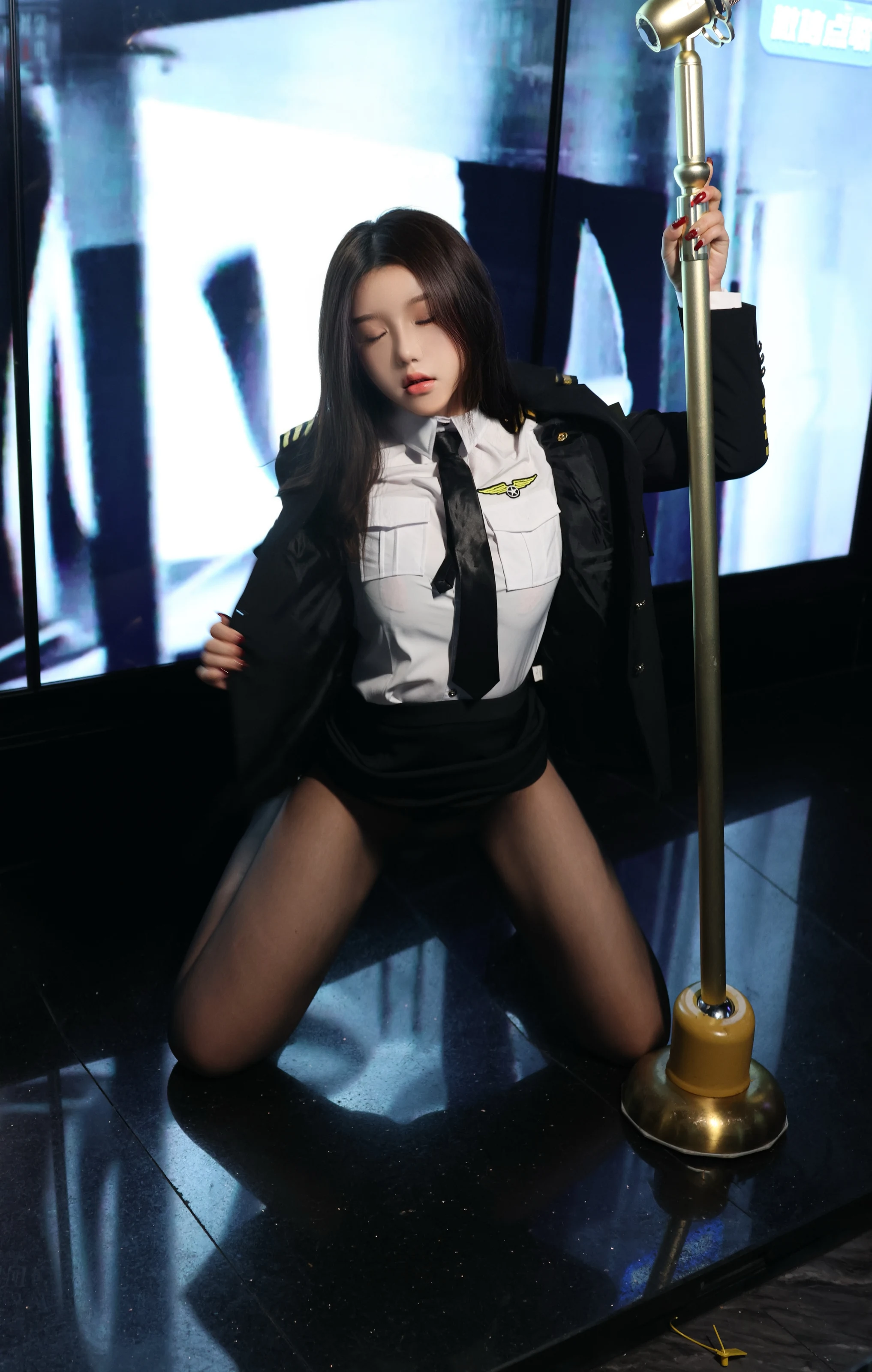 XiuRen 内购版 小薯条nienie 迷情KTV场景主题写真 [101P]-秀人网