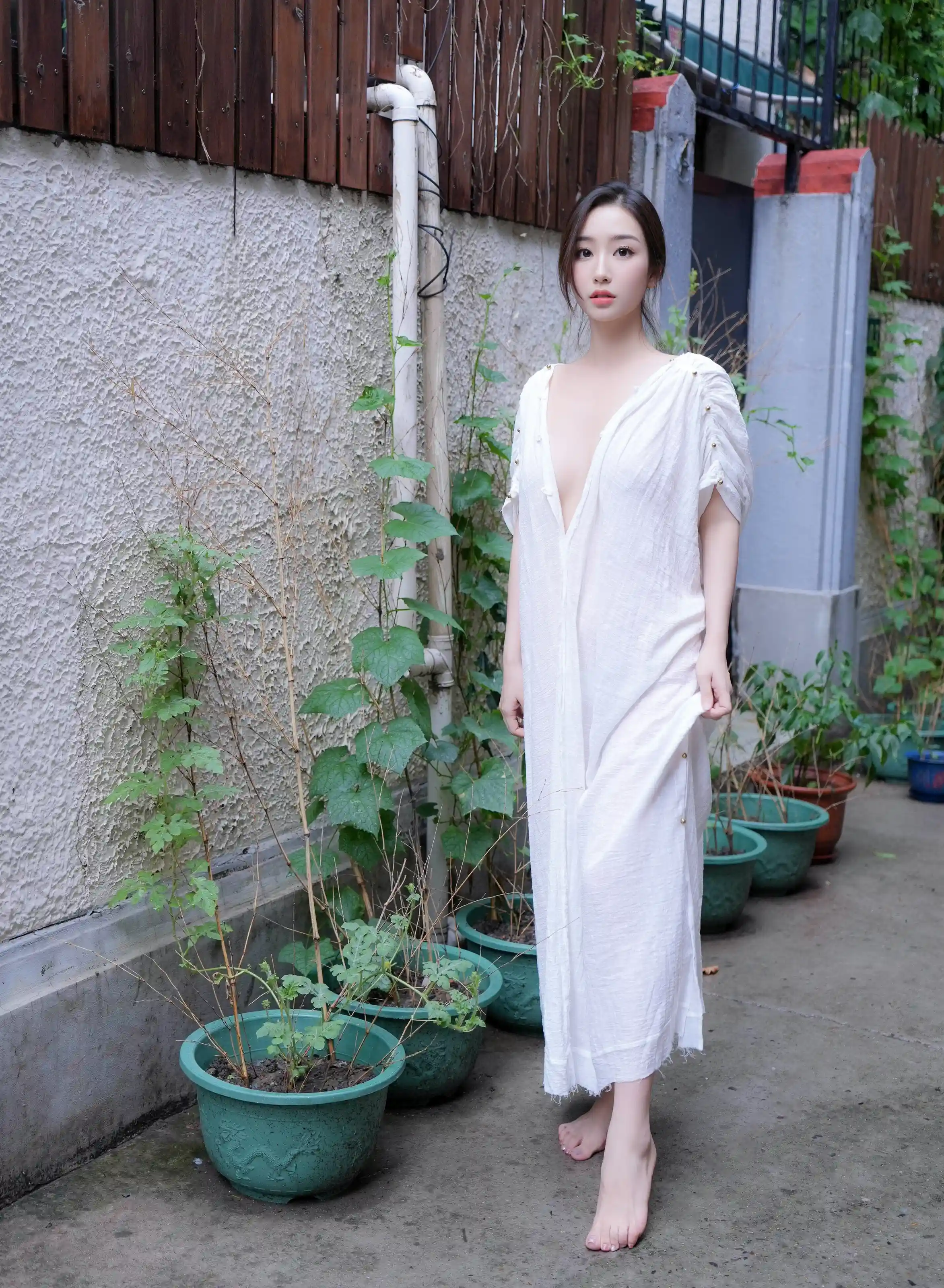 XiuRen 内购版 No.10603 楠芝 身着白色长裙的美女画家 [78P] 插图3