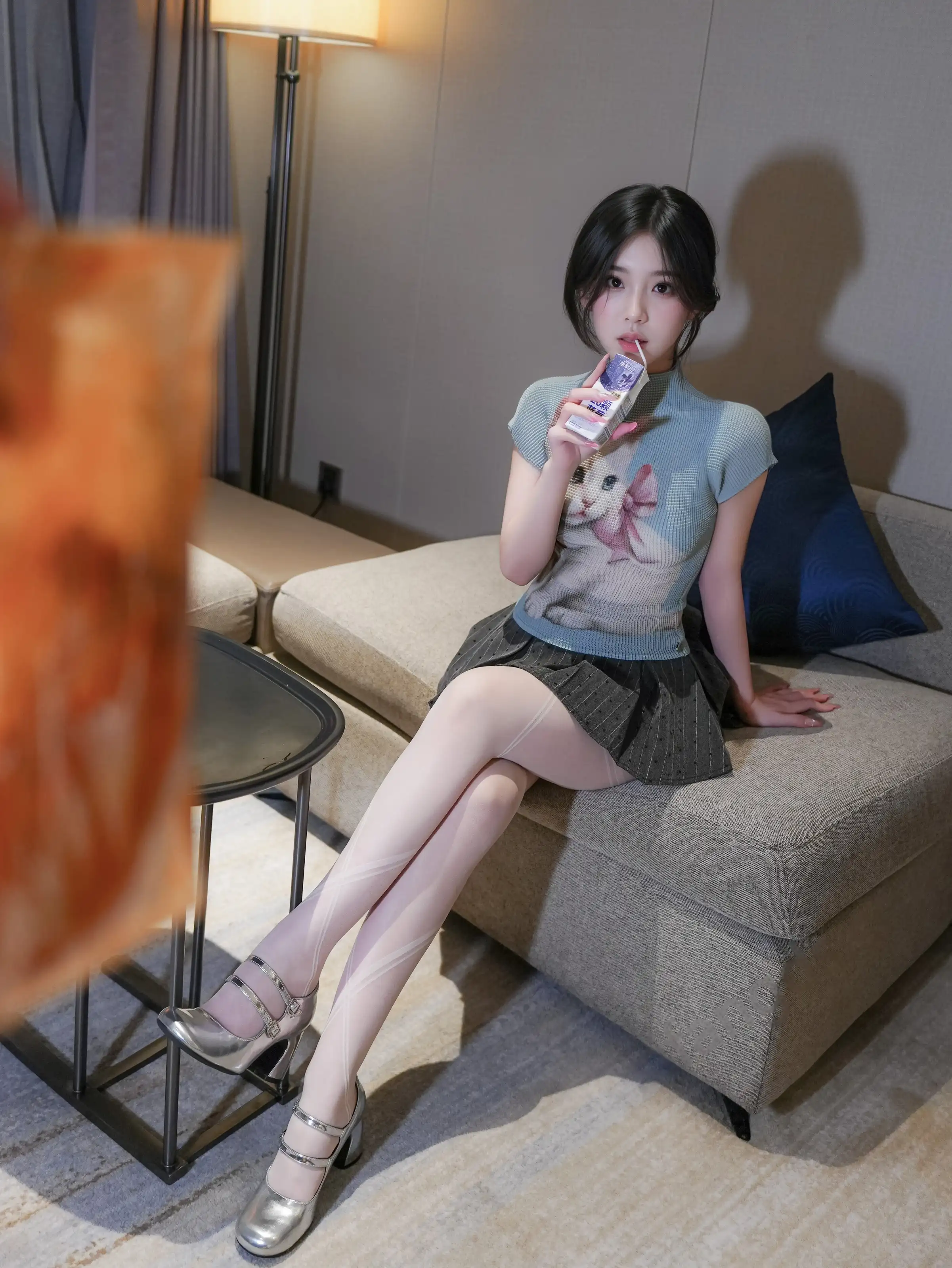 XiuRen 内购版 No.10830 汁汁 爱吃鸡腿的姑娘 [77P] 插图3