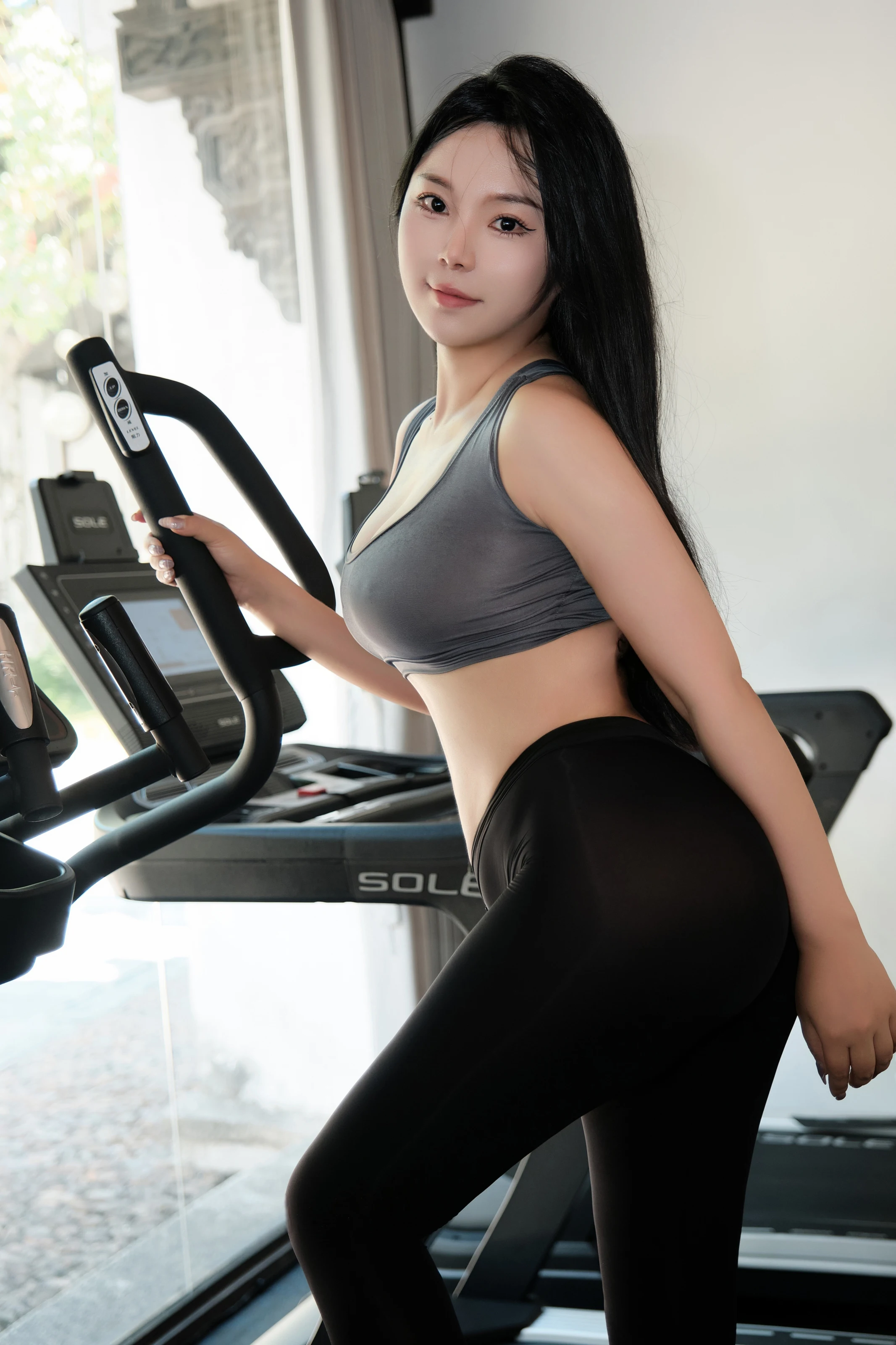 XiuRen 内购版 No.9540 麦田 健身房 [82P]-秀人网