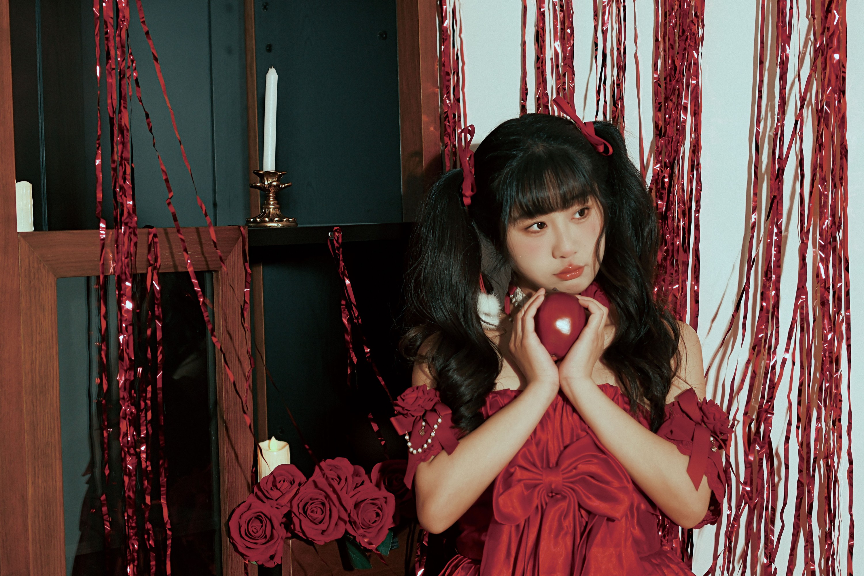 ID9710红裙女孩 - 妍画集-妍画集