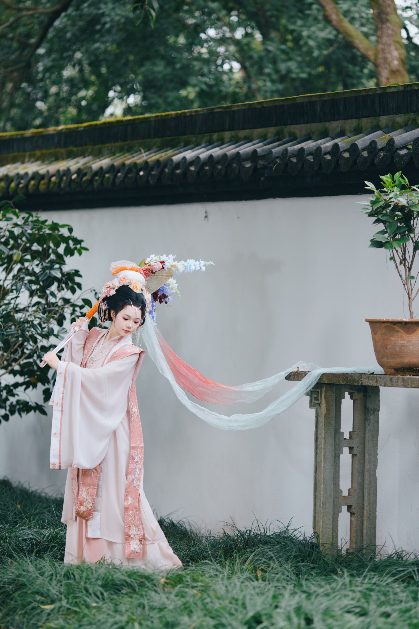 ID9954珠光点染三白妆，墨云深处见芳华 - 妍画集-妍画集