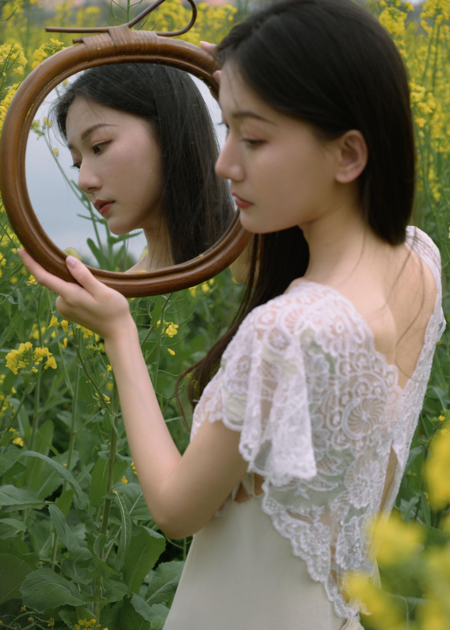 小月 – 《阴天与油菜花》[35P] 插图2