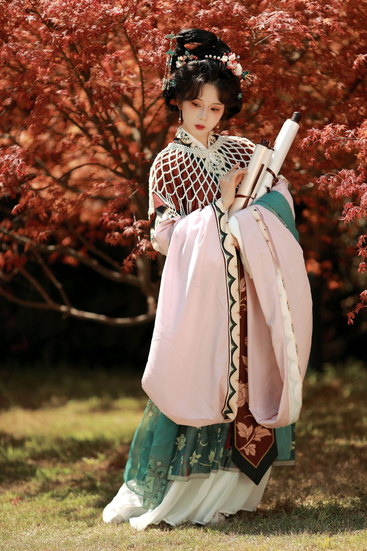 ID10266枫叶仕女图 - 妍画集-妍画集
