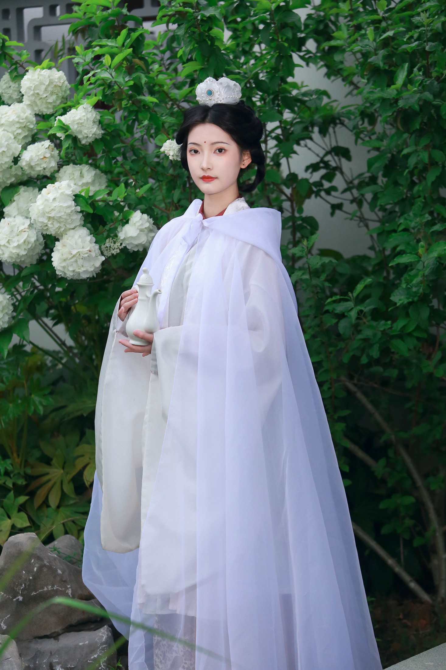 ID10353木绣球下的神女 - 妍画集-妍画集