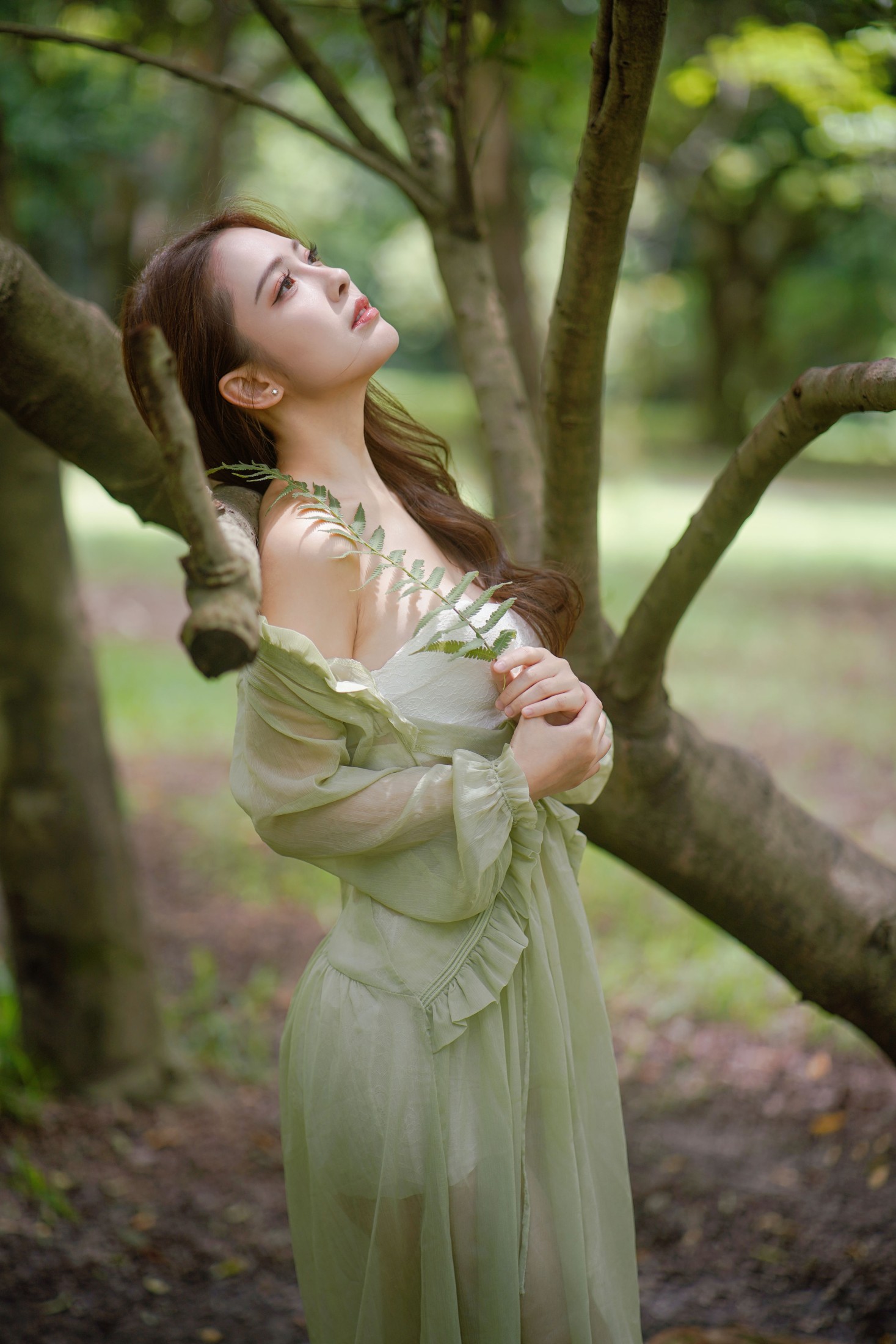 ID10518森林童话：绿裙少女与光共舞 - 妍画集-妍画集