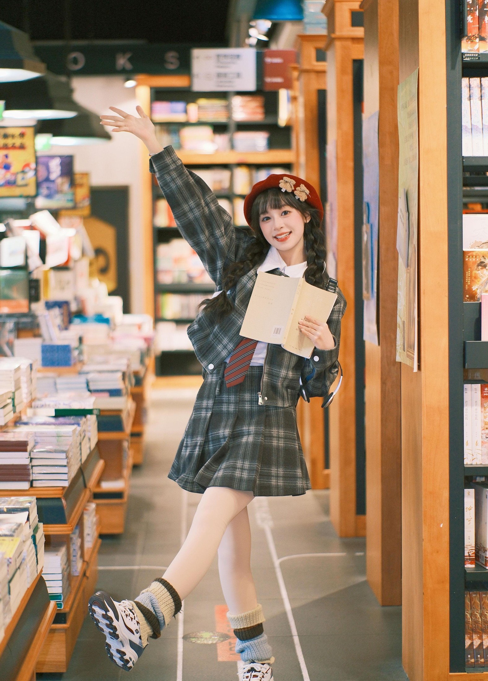 ID10688书店女孩 - 妍画集-妍画集