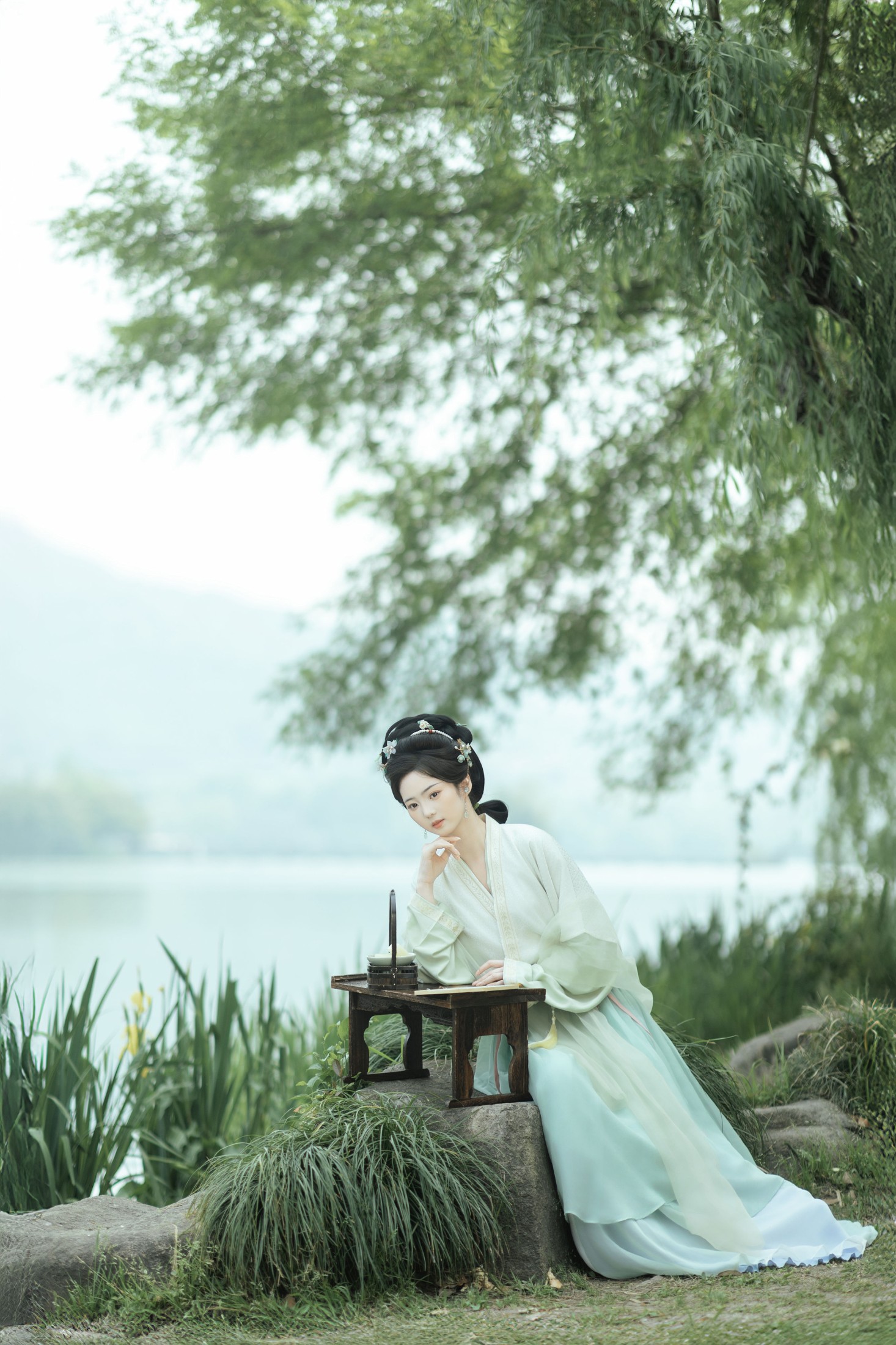 ID10612担花人 - 妍画集-妍画集