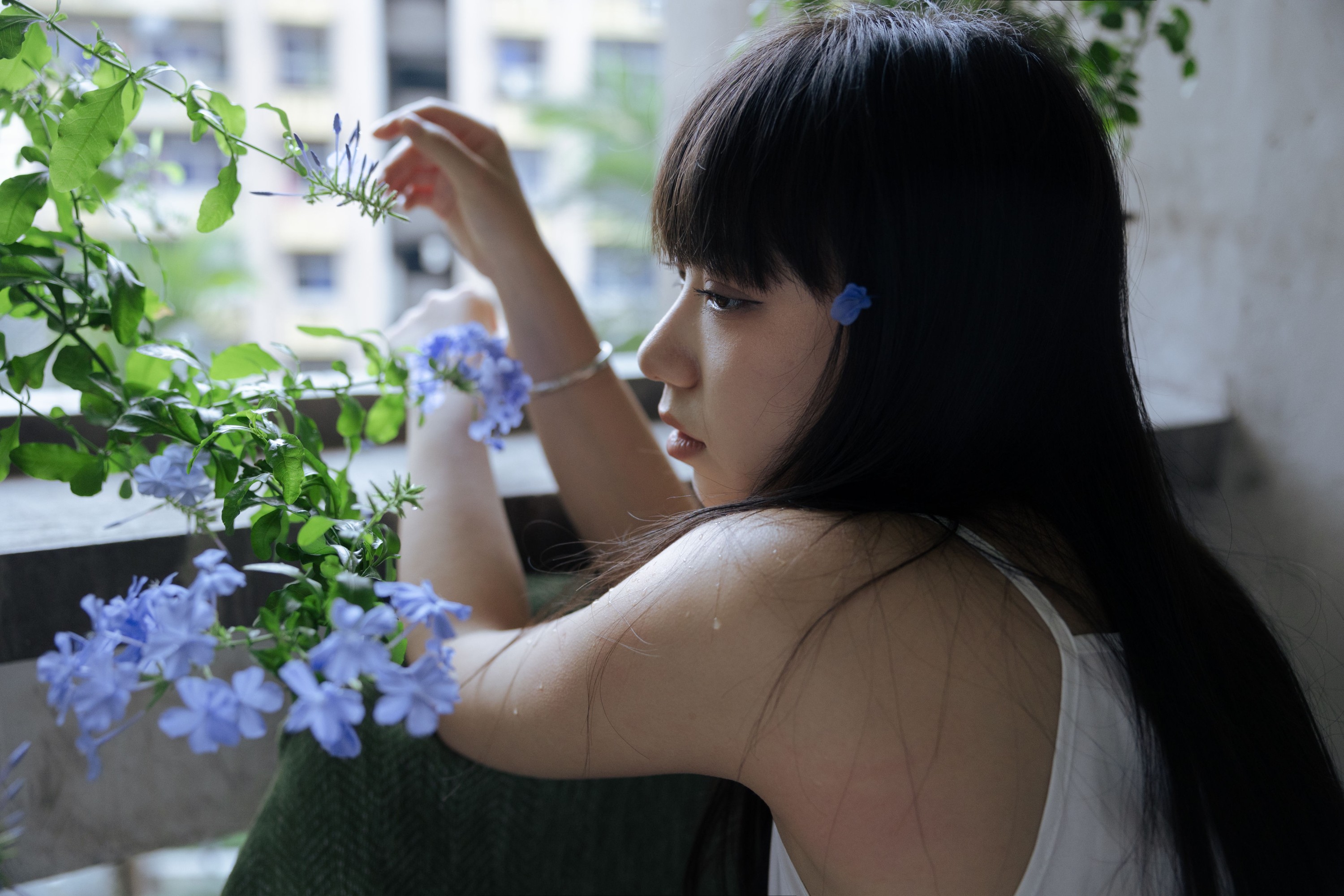 ID10905她的房间藏着整个春天 - 妍画集-妍画集