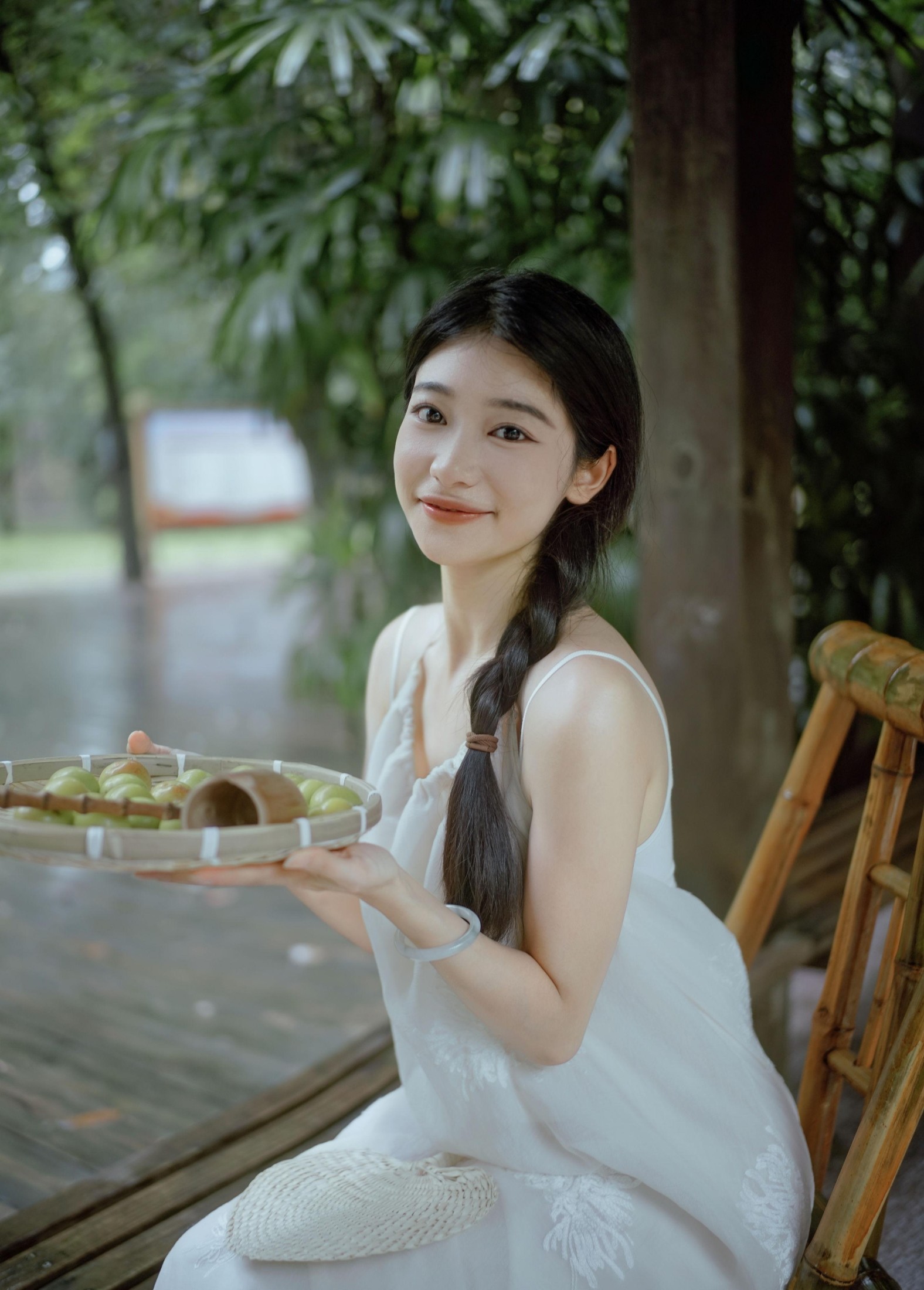ID11016雨落林间，少女的青李时光 - 妍画集-妍画集
