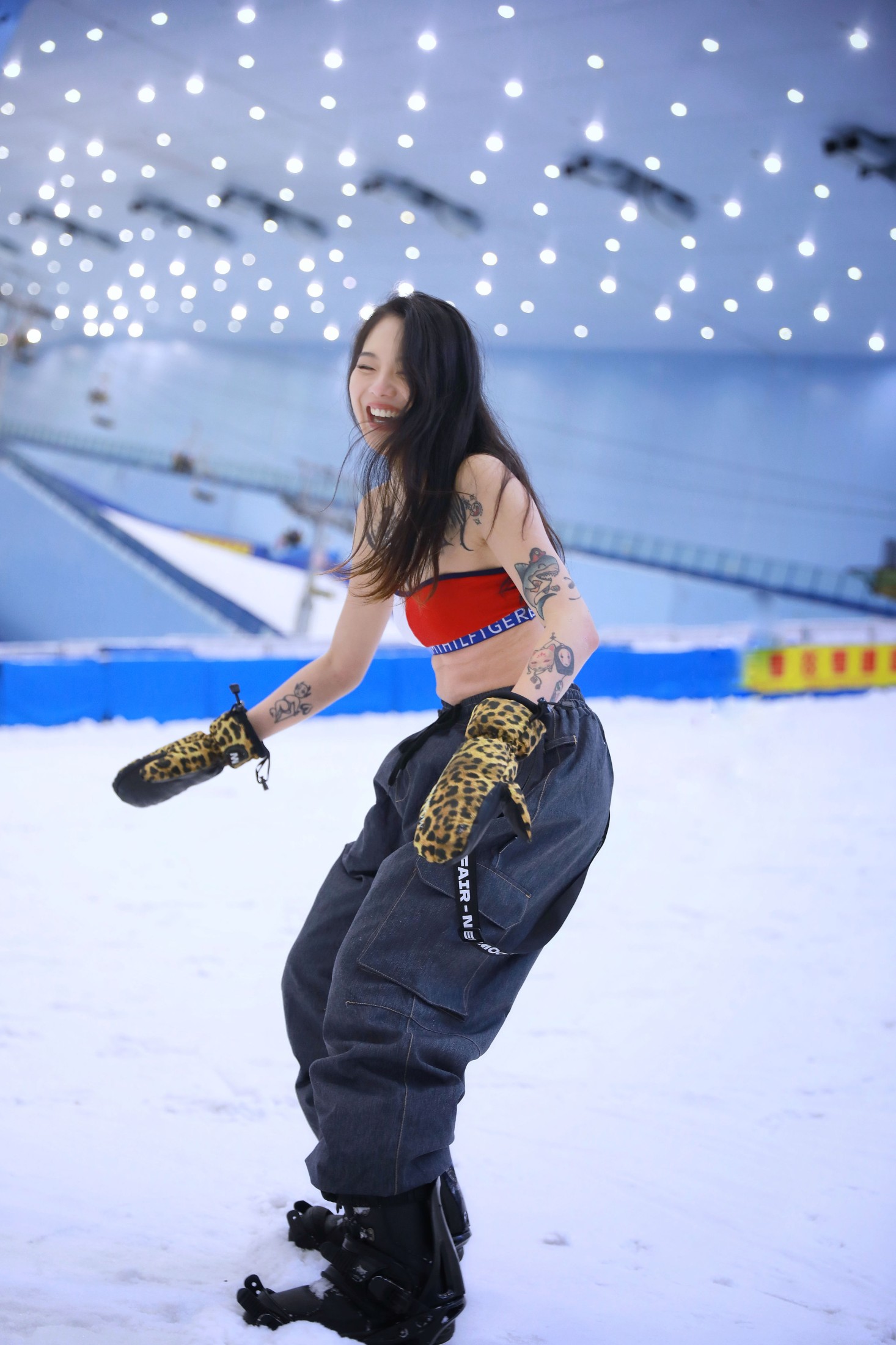 Gigi – 《雪场热辣滑手》[19P] - 妍画集-妍画集