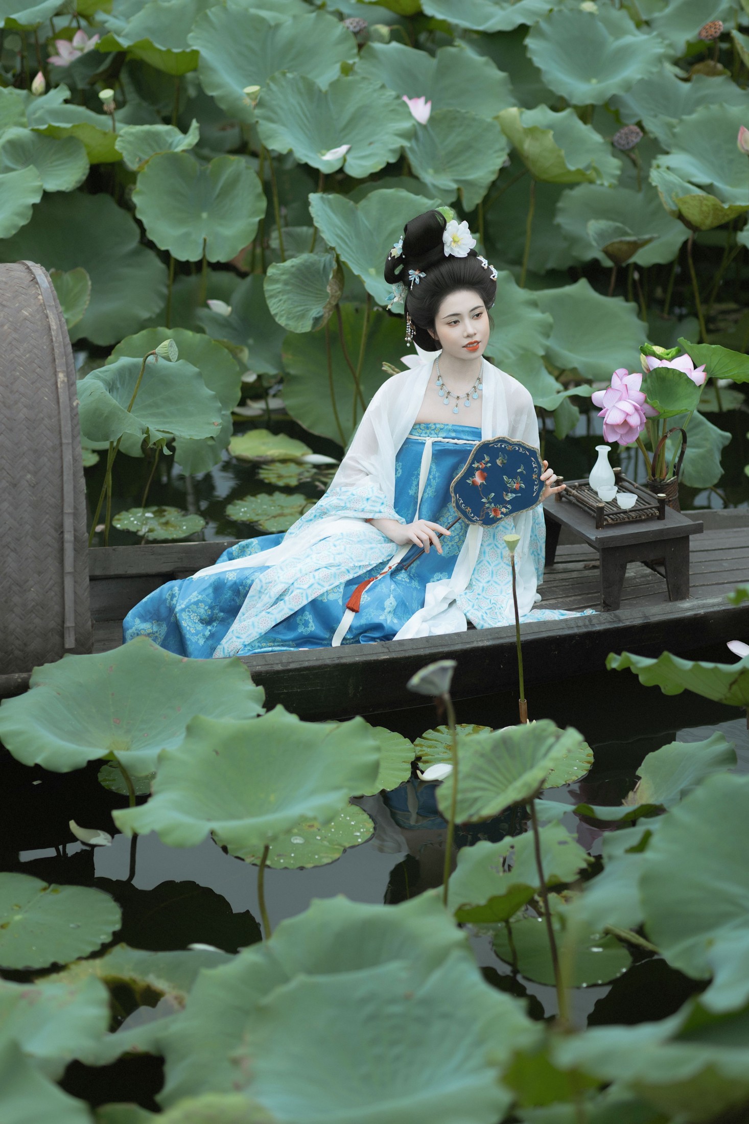 ID11526荷间独酌 - 妍画集-妍画集