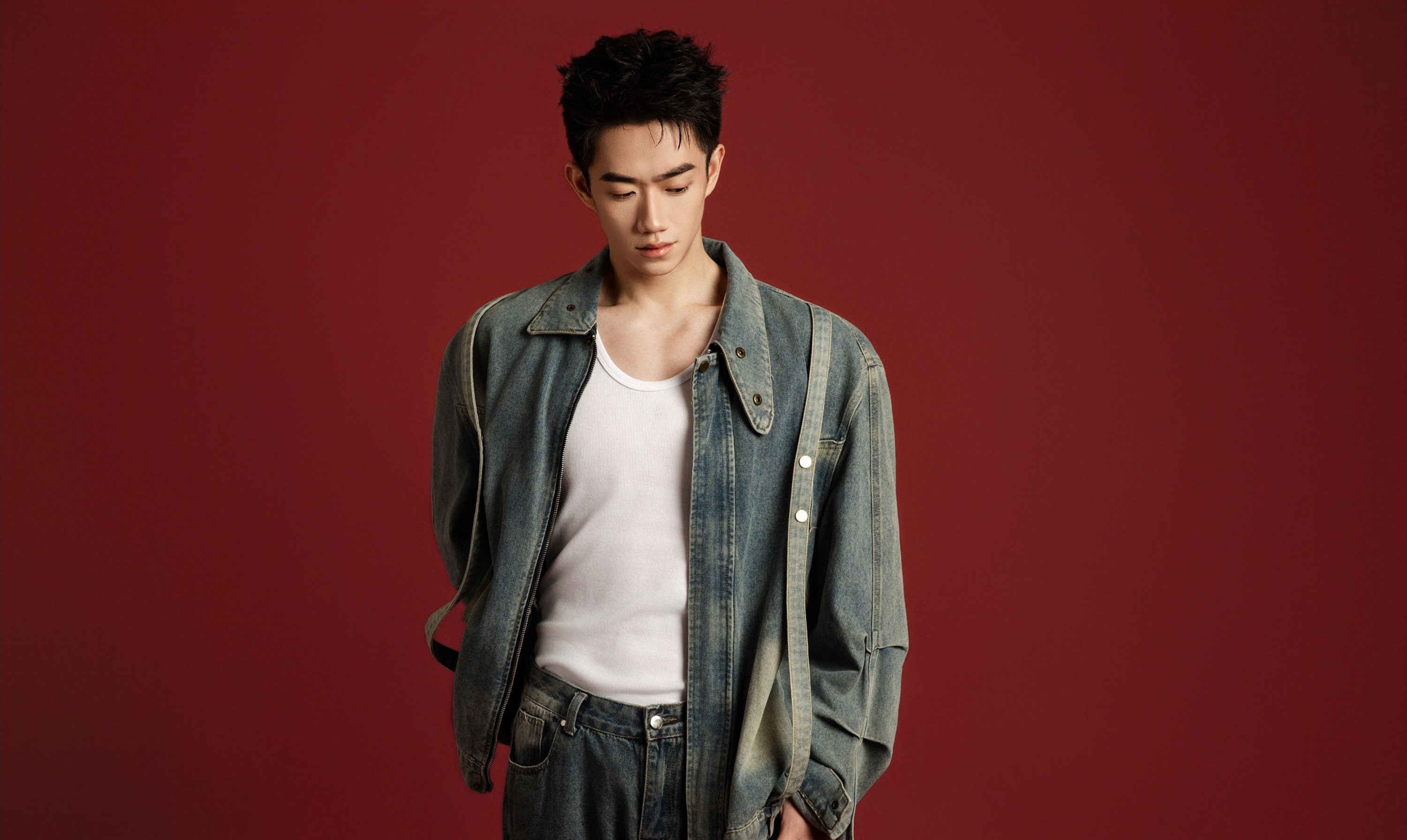 南风 – 《红调圣诞：牛仔与白背心的活力狂欢》[18P] 插图2