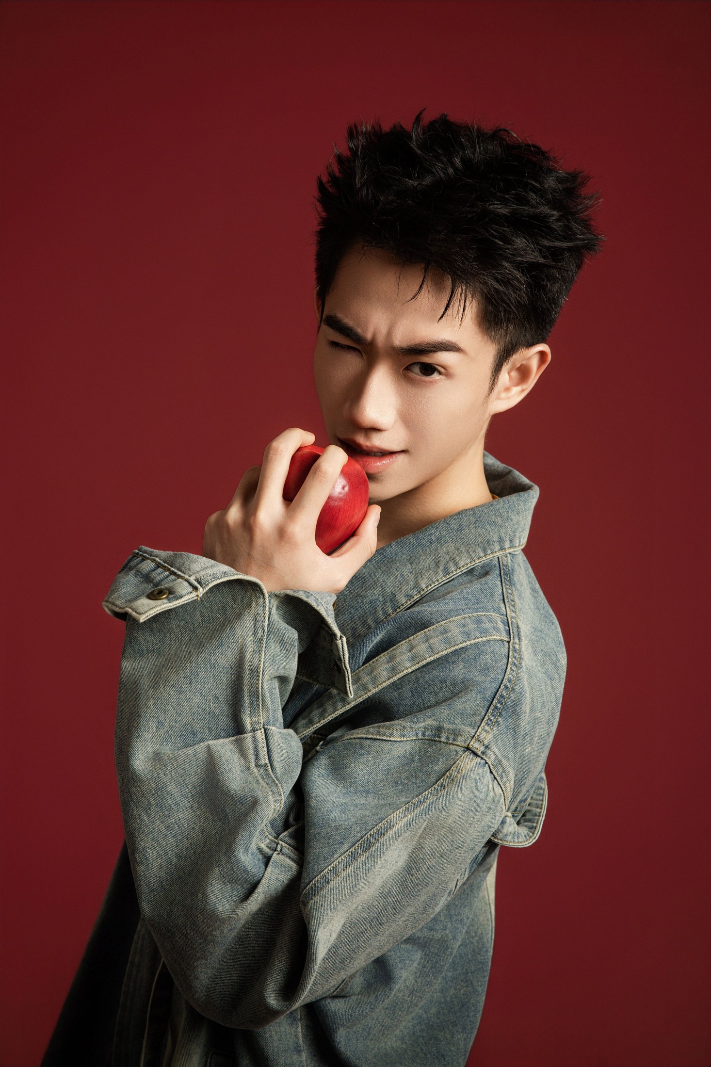 南风 – 《红调圣诞：牛仔与白背心的活力狂欢》[18P] 插图3