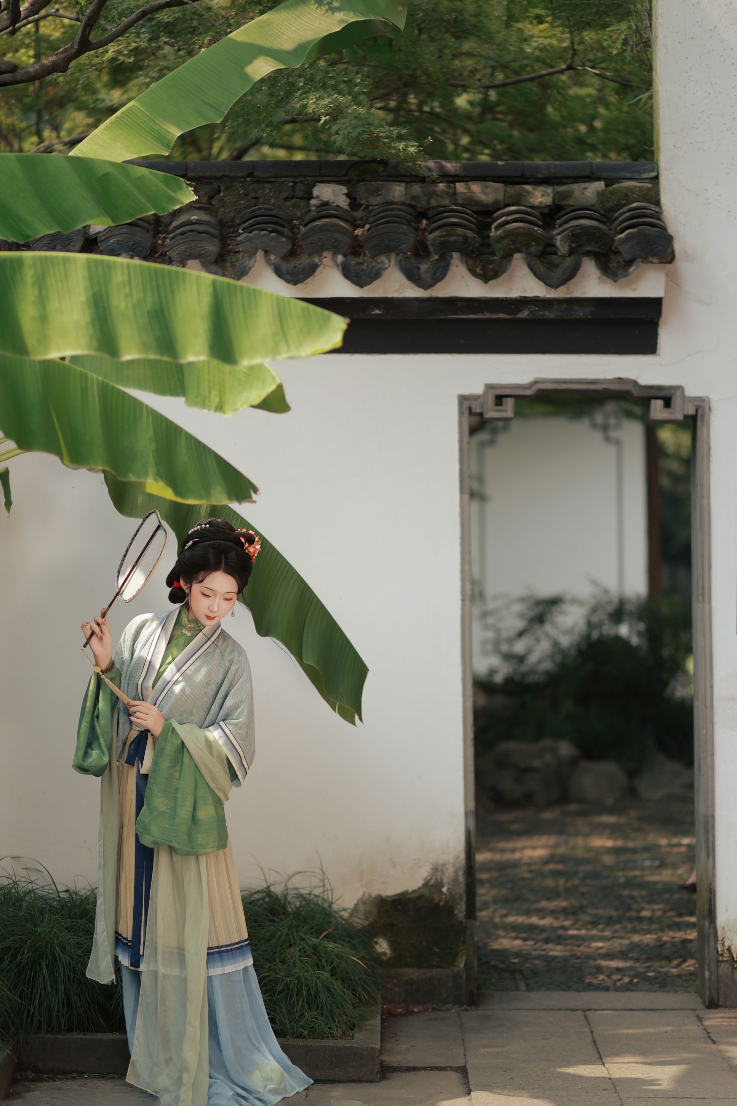 ID12392黛眉轻扫远山春，杏眼流波月作神-妍画集