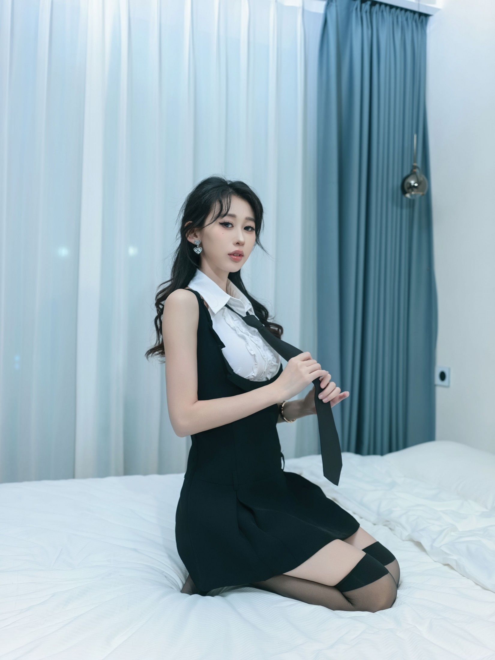 ID12519冰箱里钻出来的“冷感学姐”️-妍画集